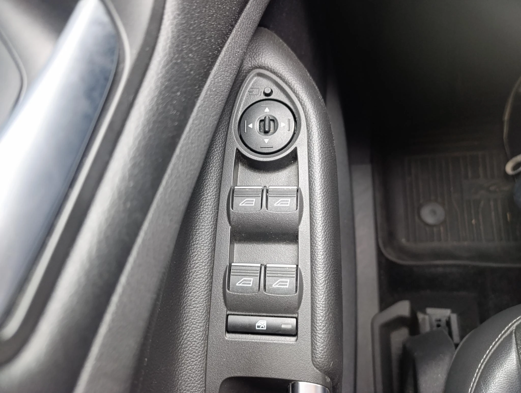 Ford-Kuga-image-13