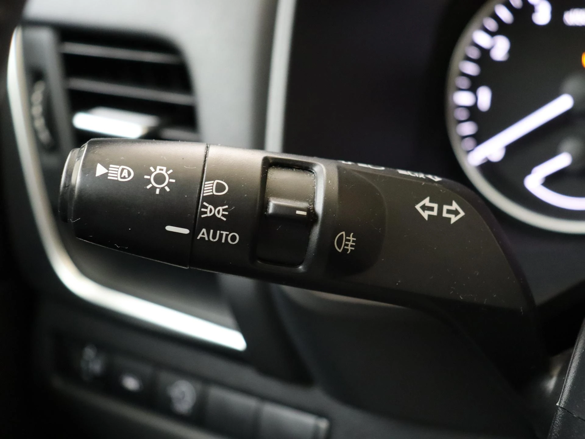 Nissan-QASHQAI-image-24