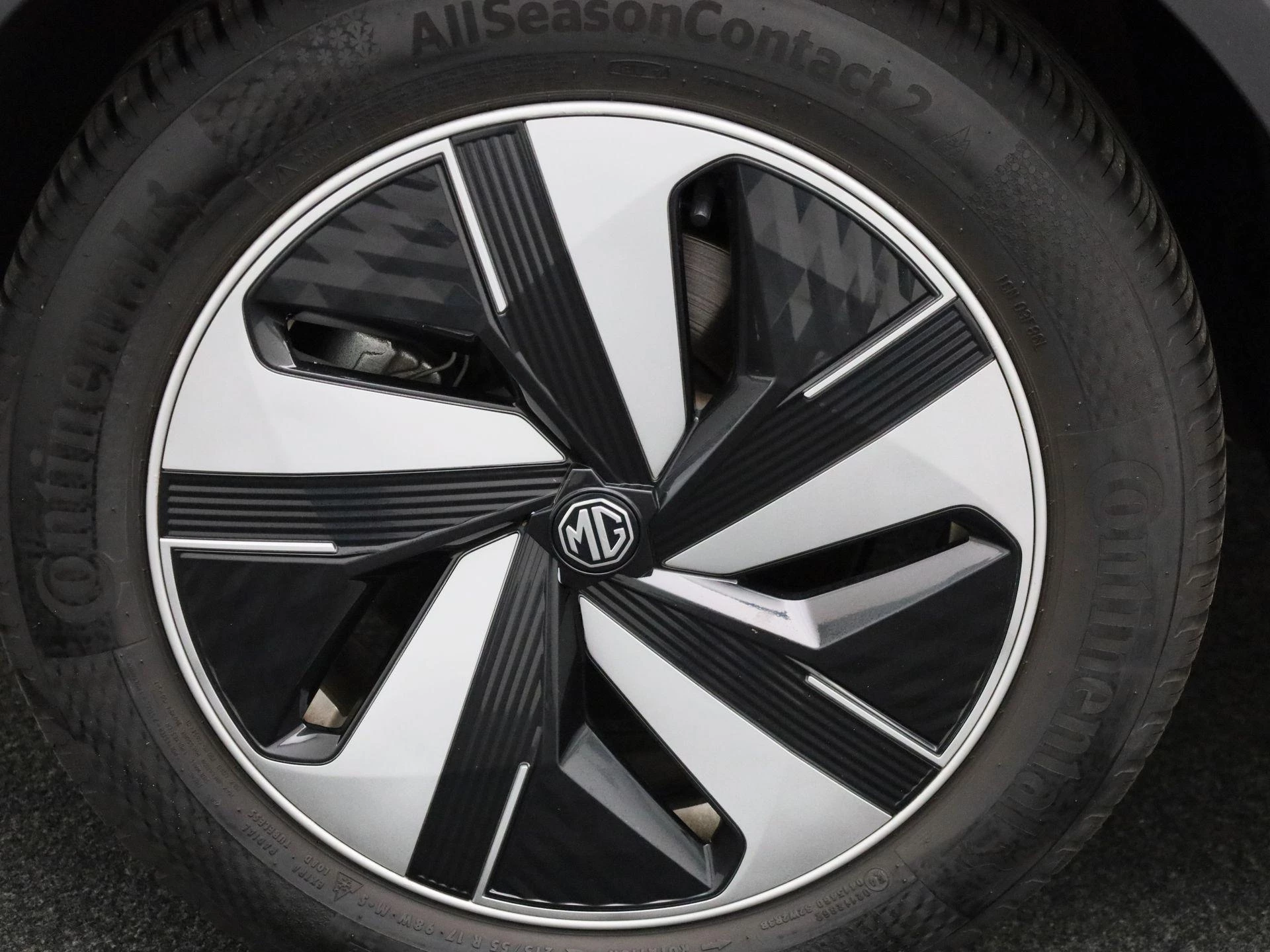 MG-ZS EV-image-12