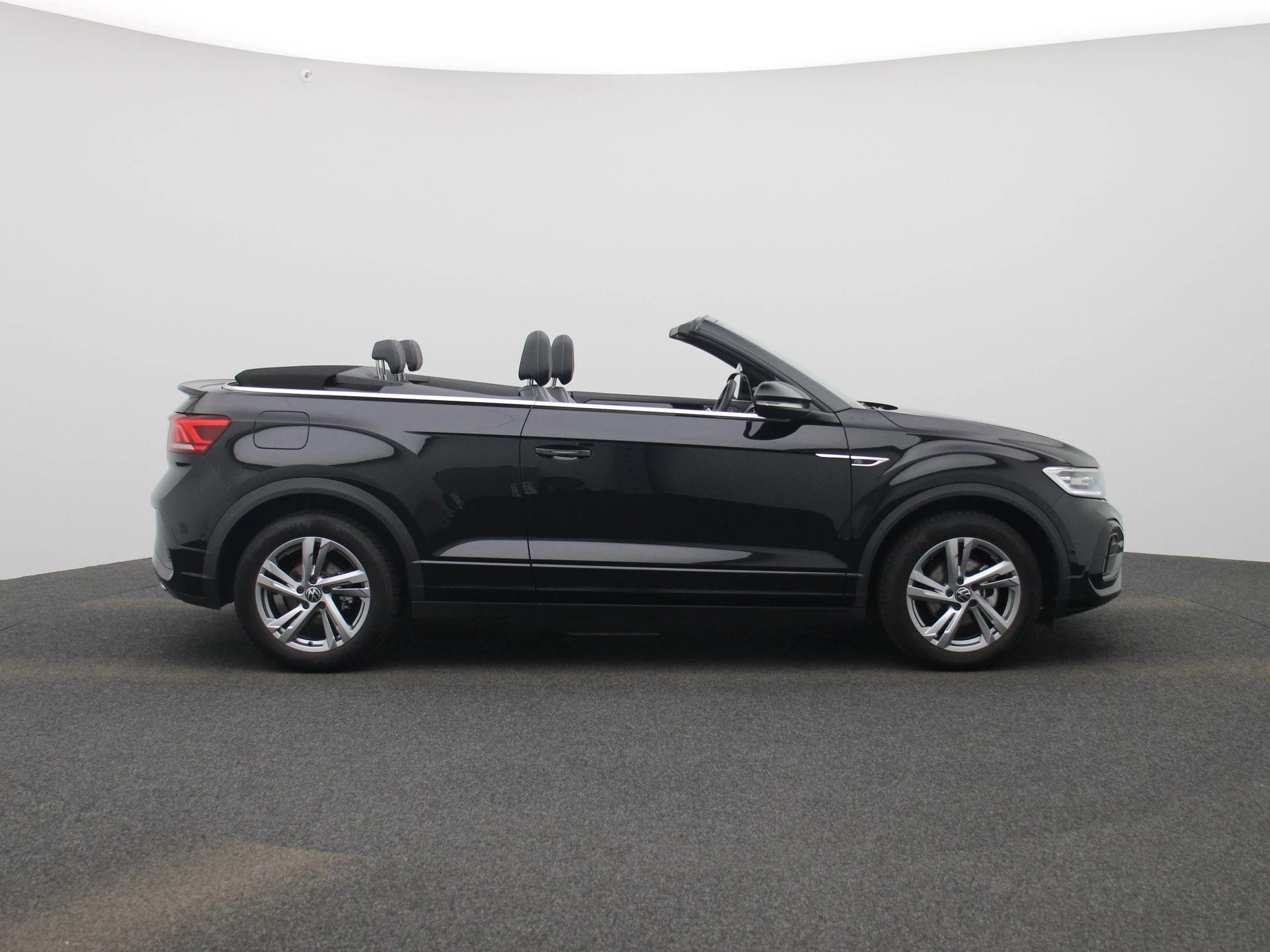 Volkswagen-T-Roc-image-5