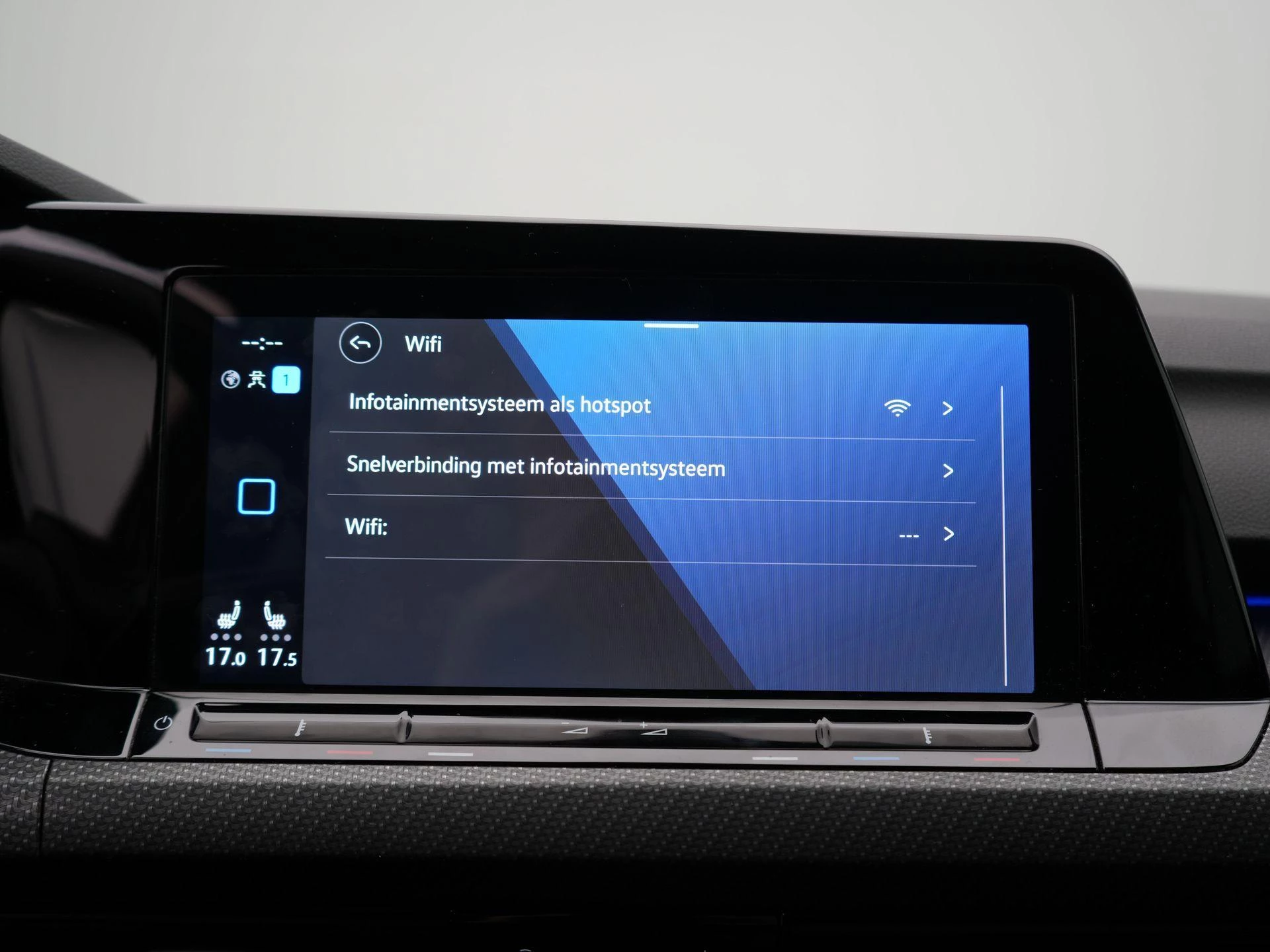 Volkswagen-Golf-image-17