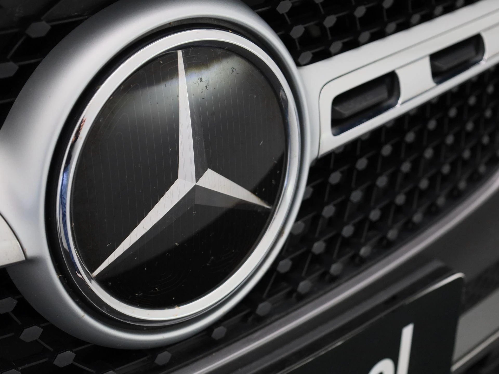 Mercedes-Benz-GLA-image-36