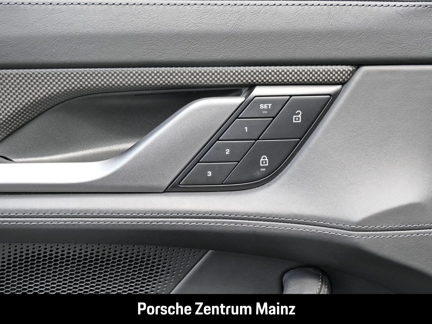 Porsche Taycan Turbo S InnoDrive PCCB PDCC LED-Matrix turbo s