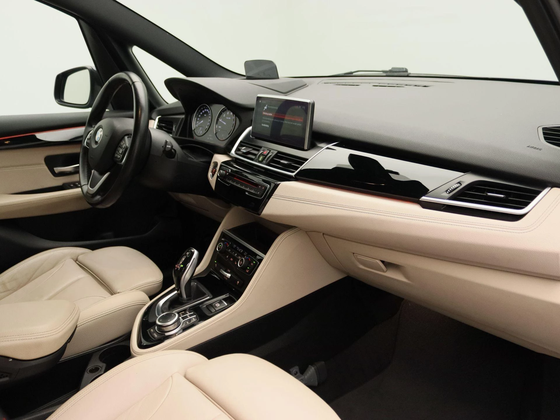 BMW-2 Serie-image-23