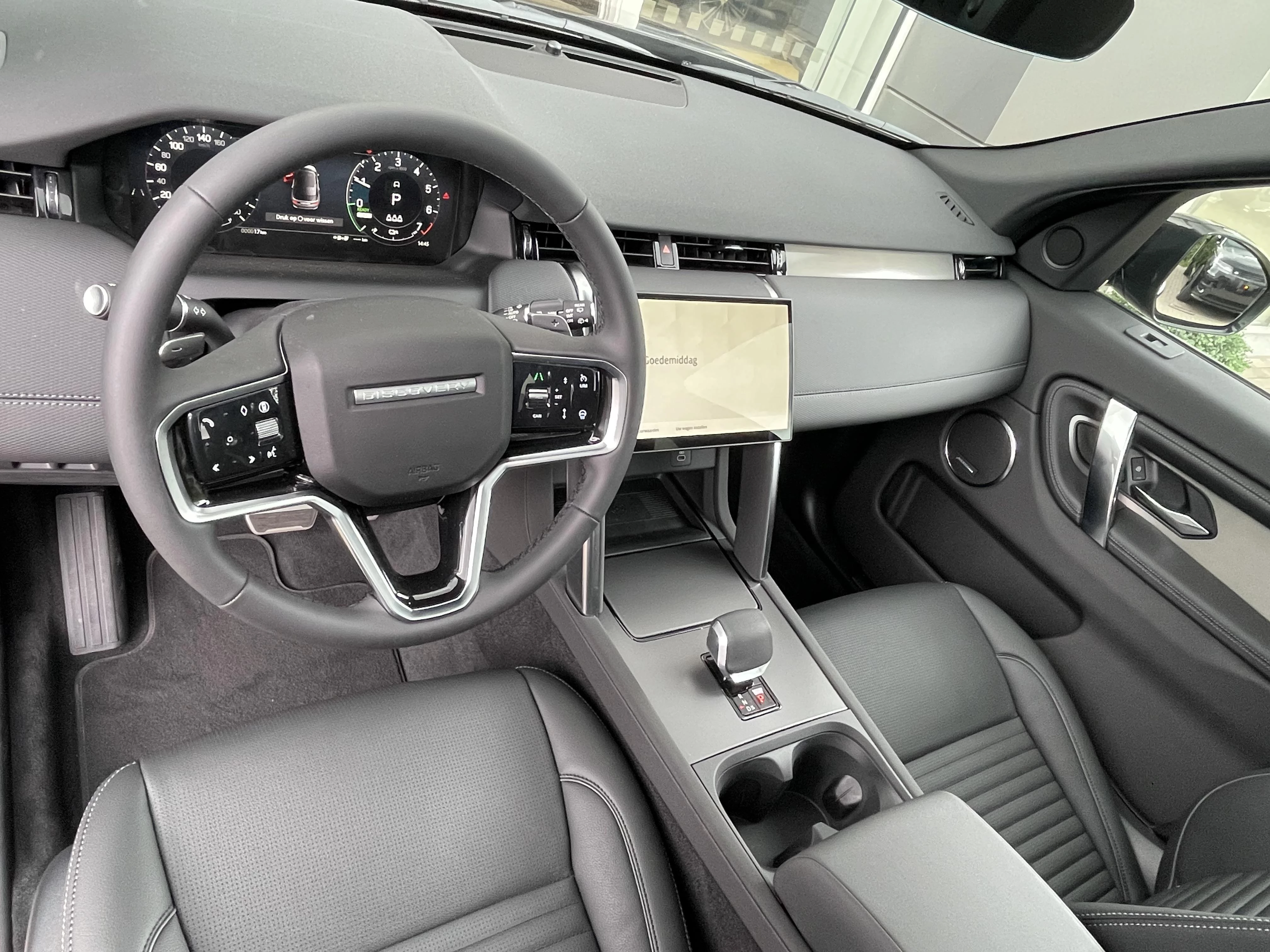 Land Rover-Discovery Sport-image-7