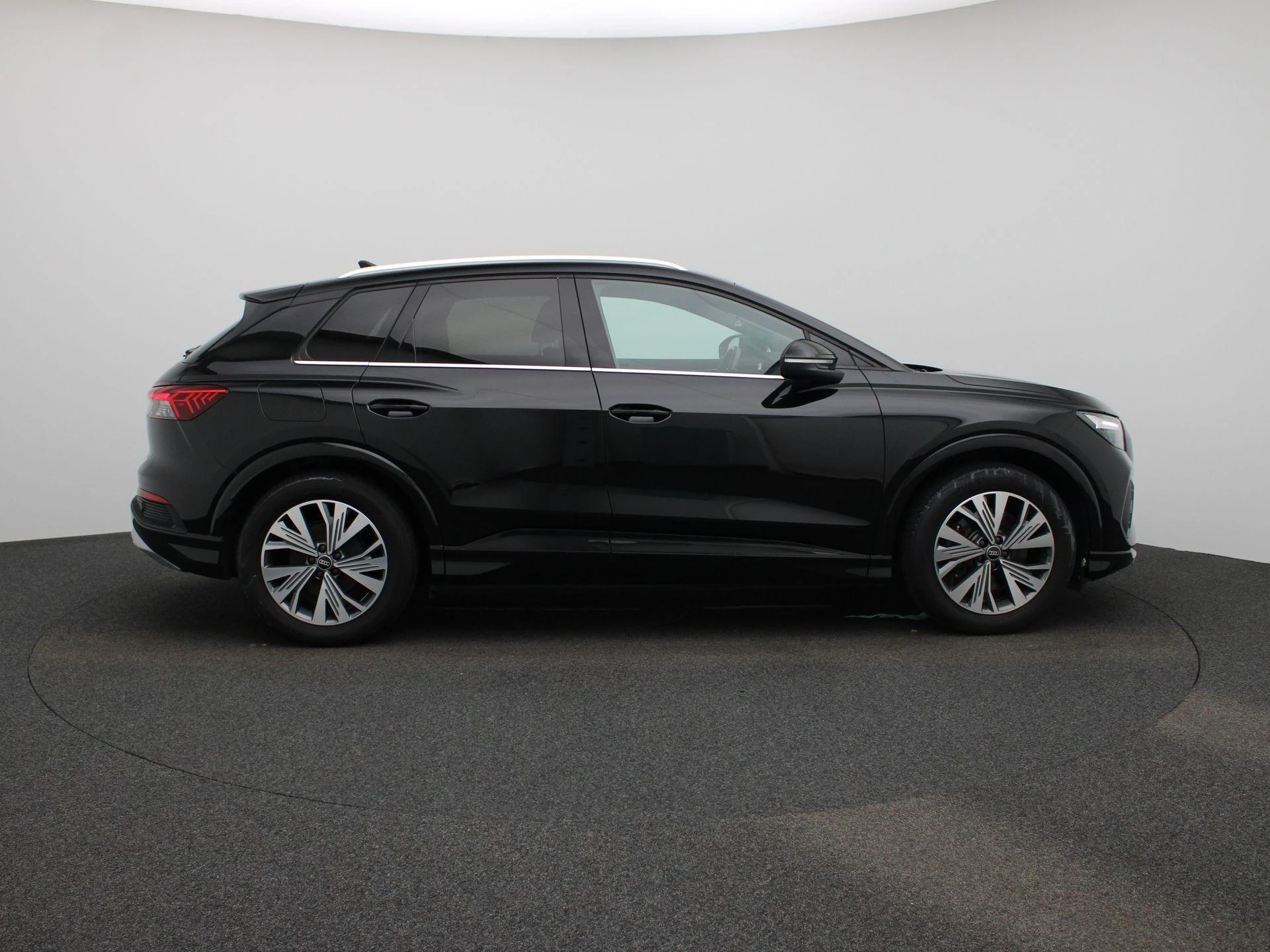 Audi-Q4 e-tron-image-5