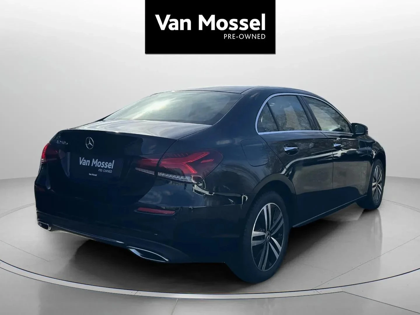 Mercedes-Benz-A-Klasse-image-4