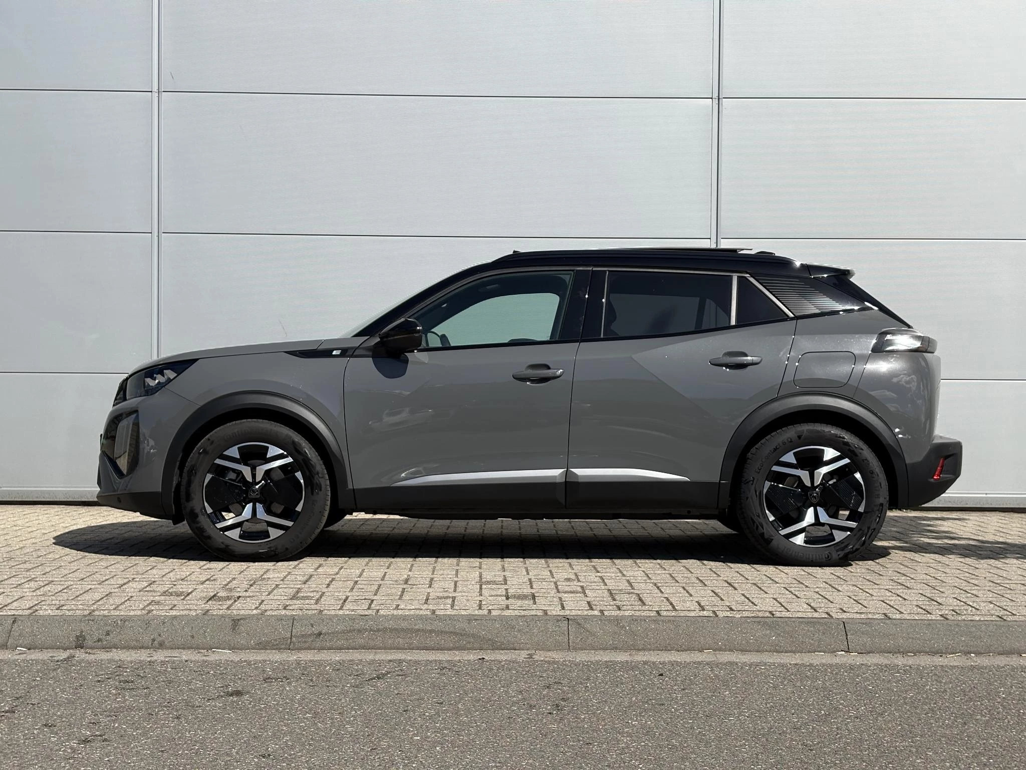 Peugeot e-2008