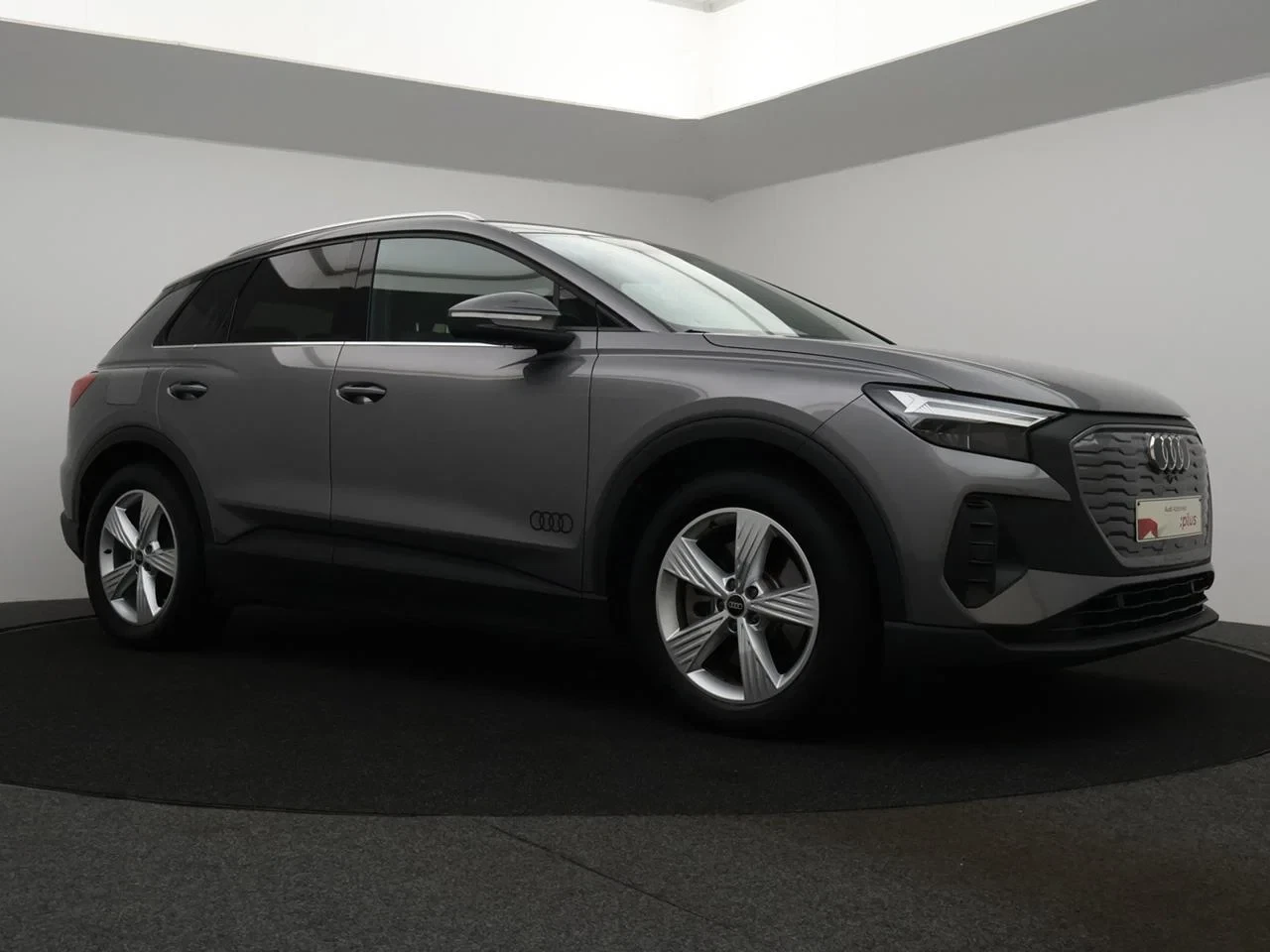 Audi-Q4 e-tron-image-2