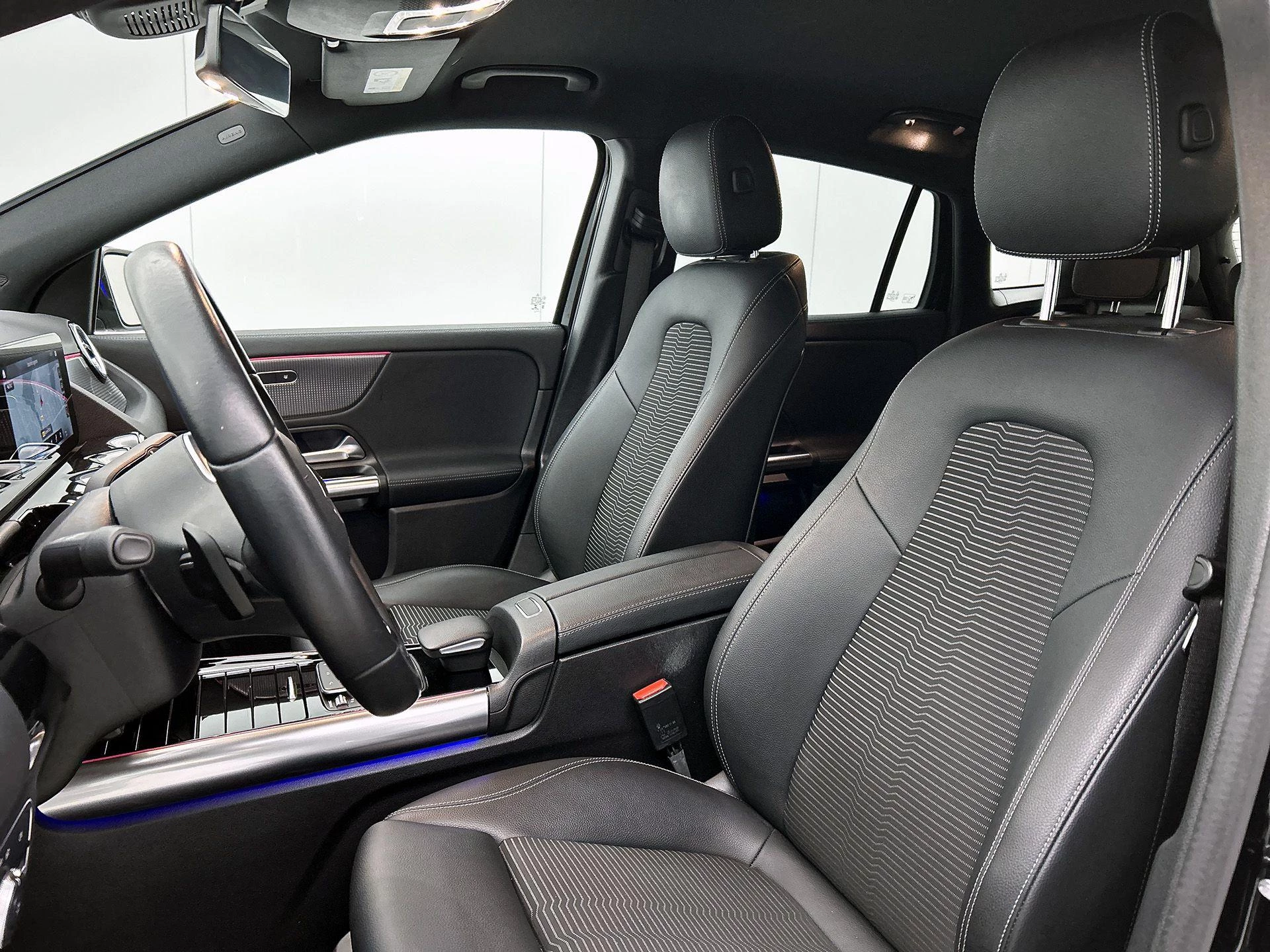 Mercedes-Benz-EQA-image-32