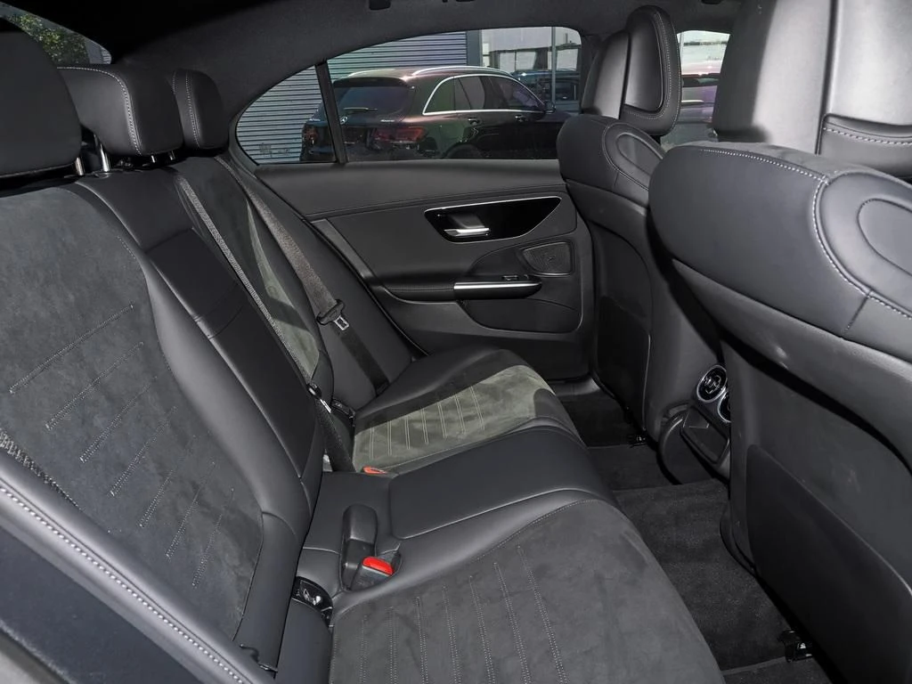 Mercedes-Benz-C-Klasse 300 d-image-14