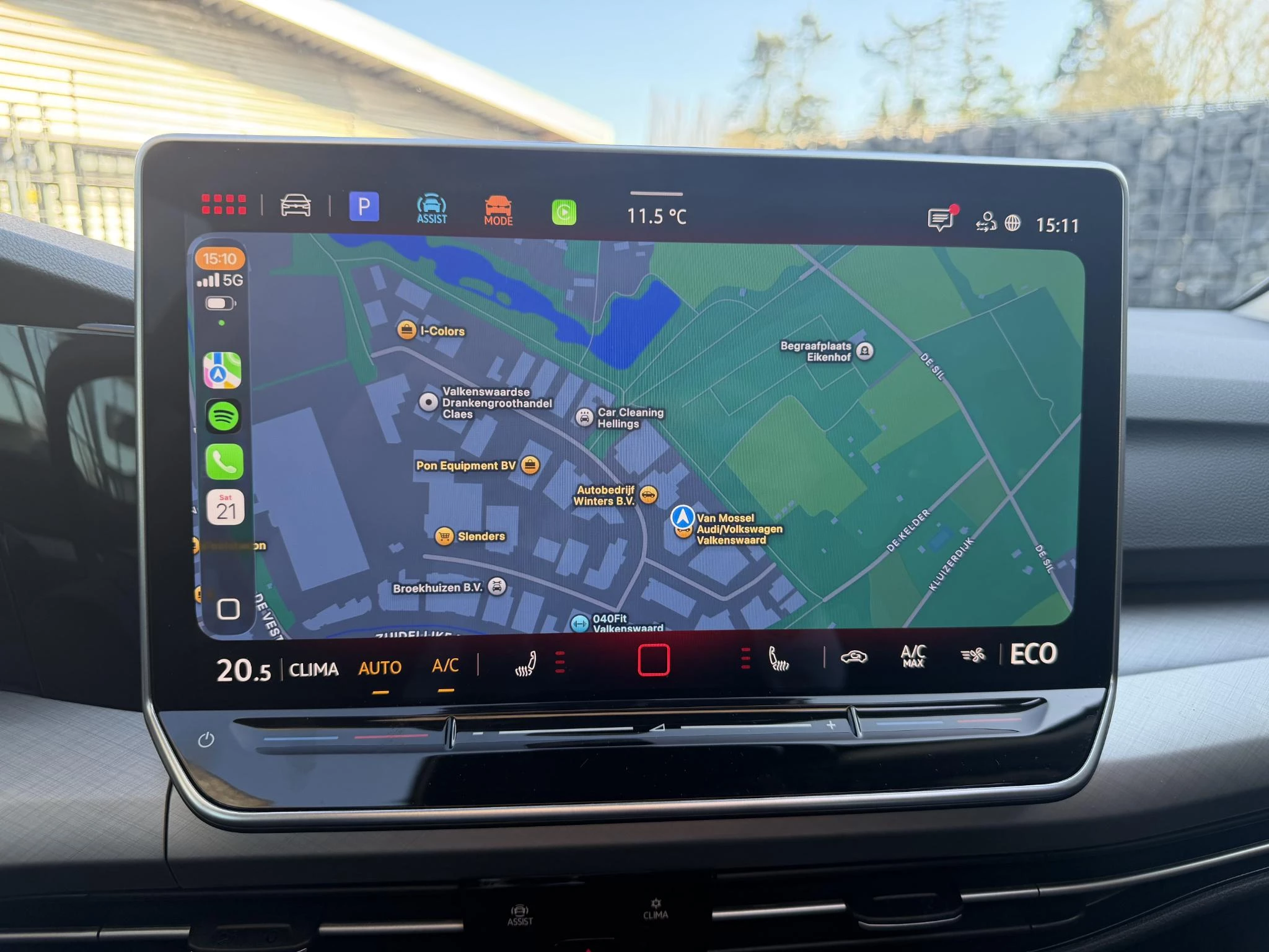 Volkswagen-Golf-image-15