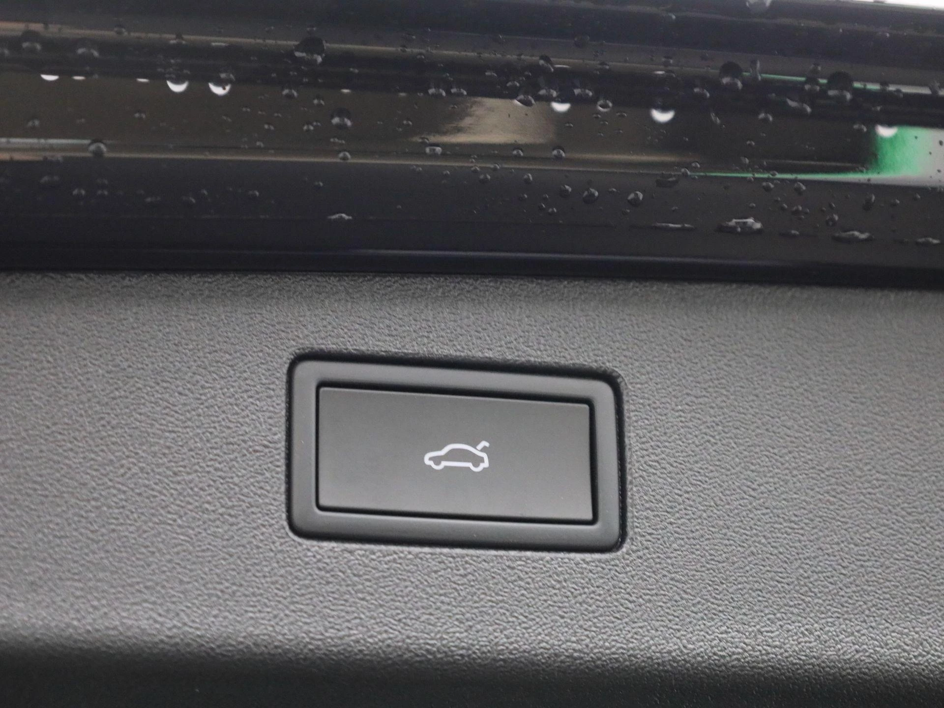 Volkswagen-Tiguan-image-13