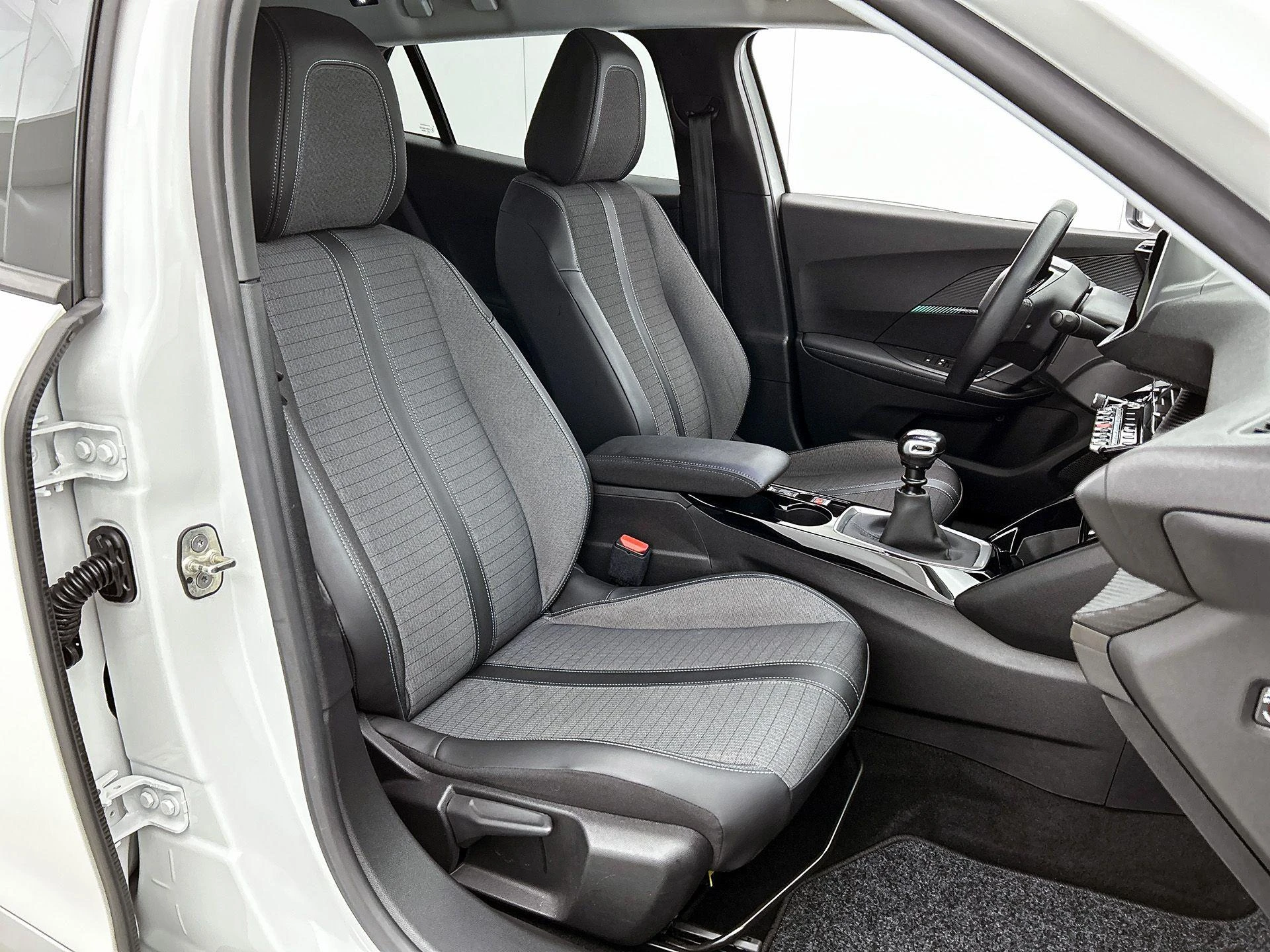 Peugeot-2008-image-38