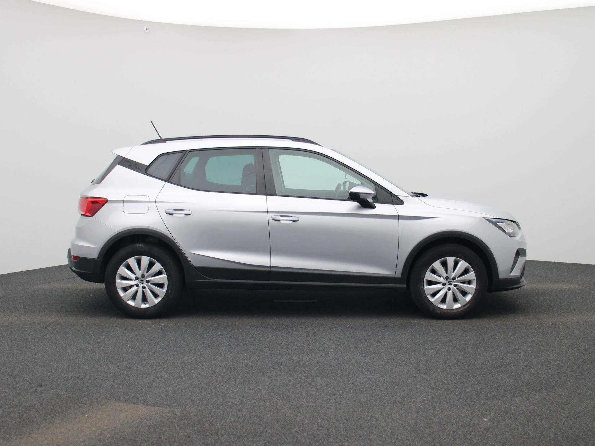 SEAT-Arona-image-5