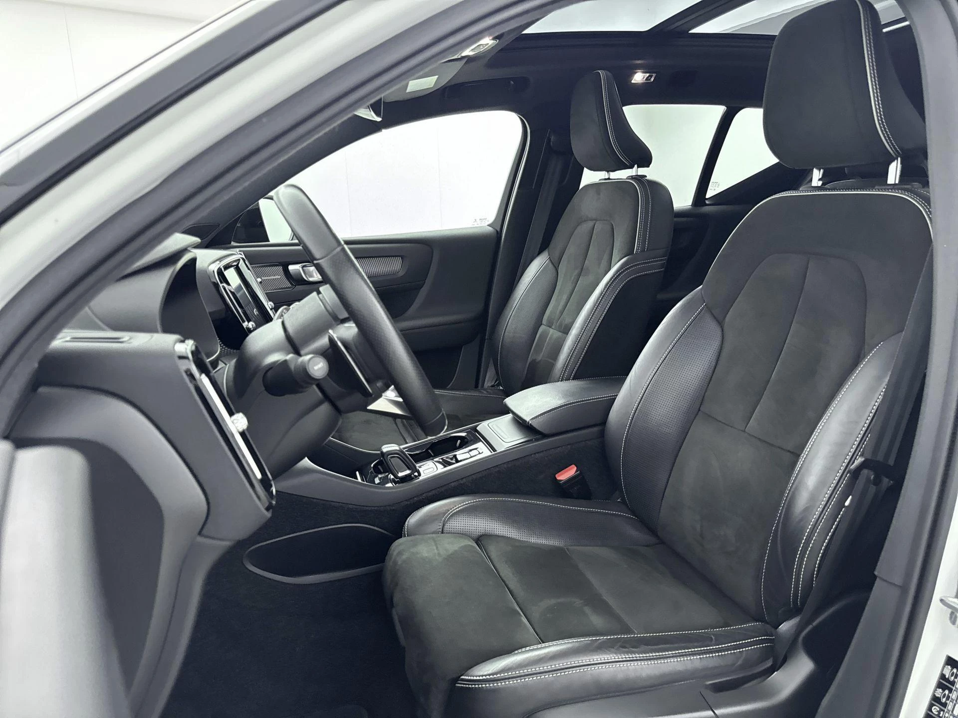 Volvo-XC40-image-23