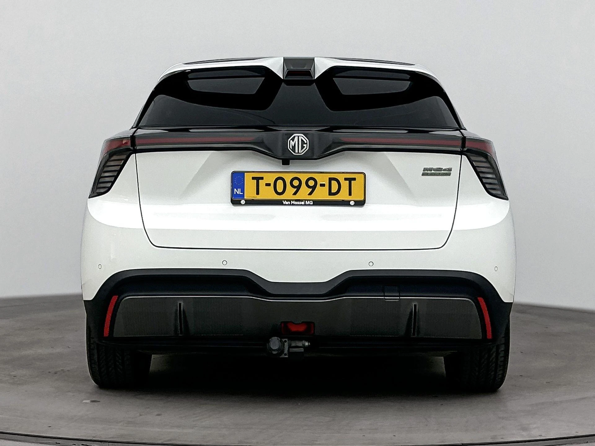 MG-MG4 EV-image-2