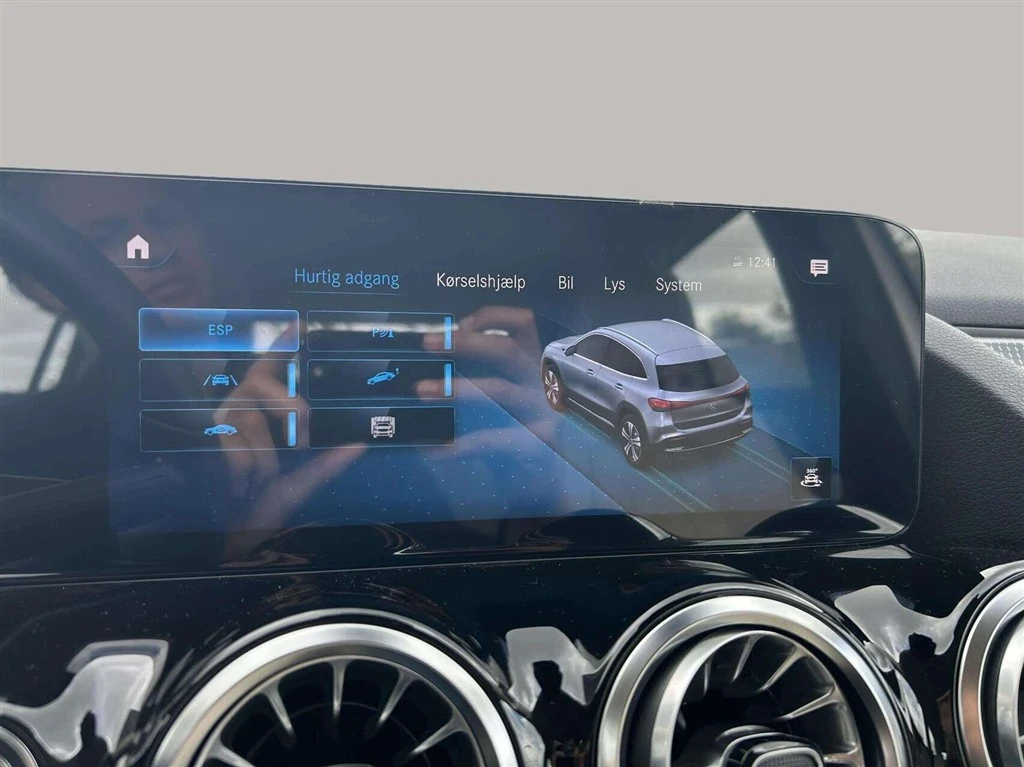 Mercedes-Benz-EQA-image-16