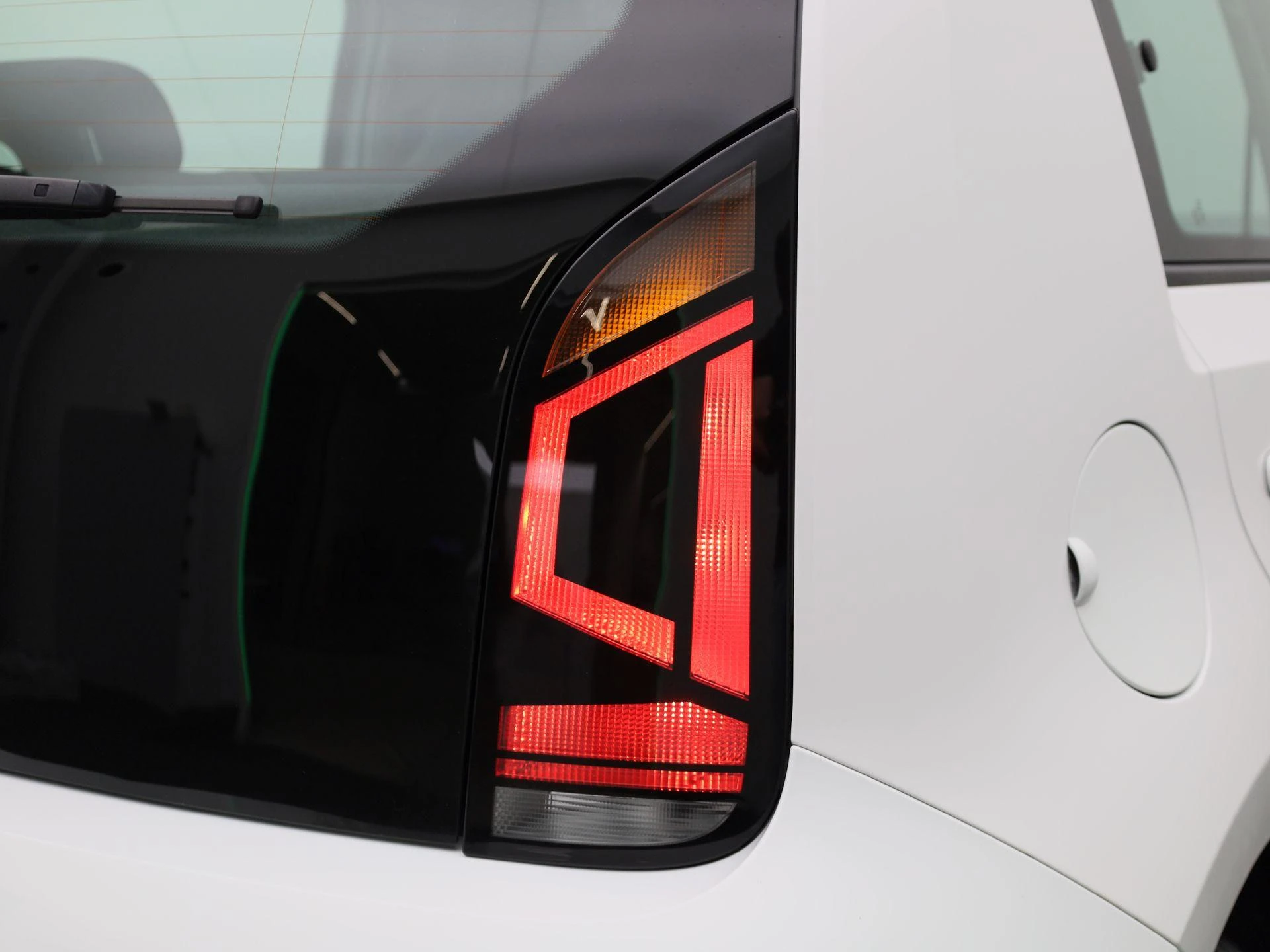 Volkswagen-up!-image-19