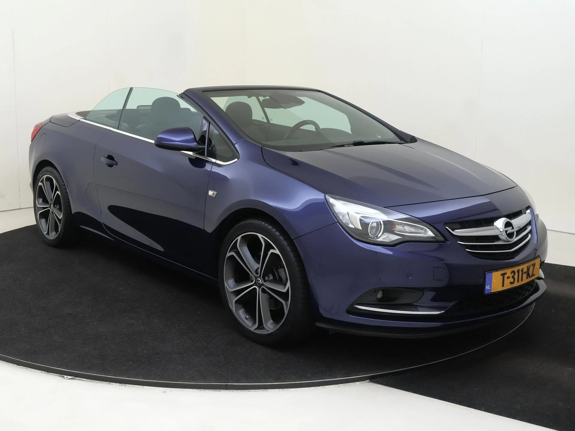 Opel-Cascada-image-2
