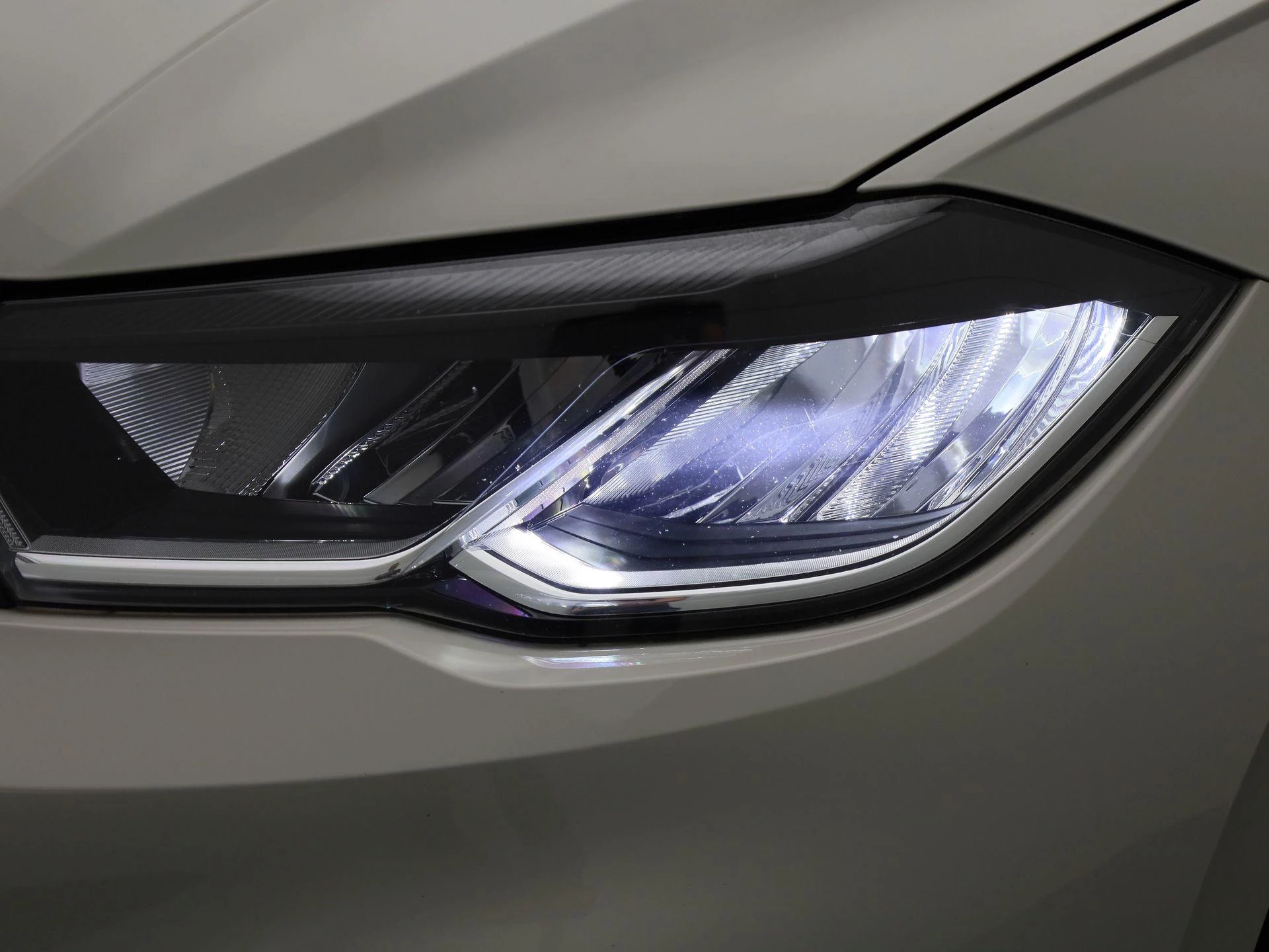 Volkswagen-Polo-image-13
