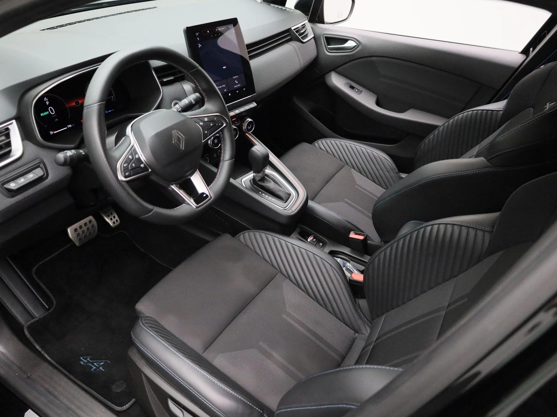 Renault-Clio-image-15