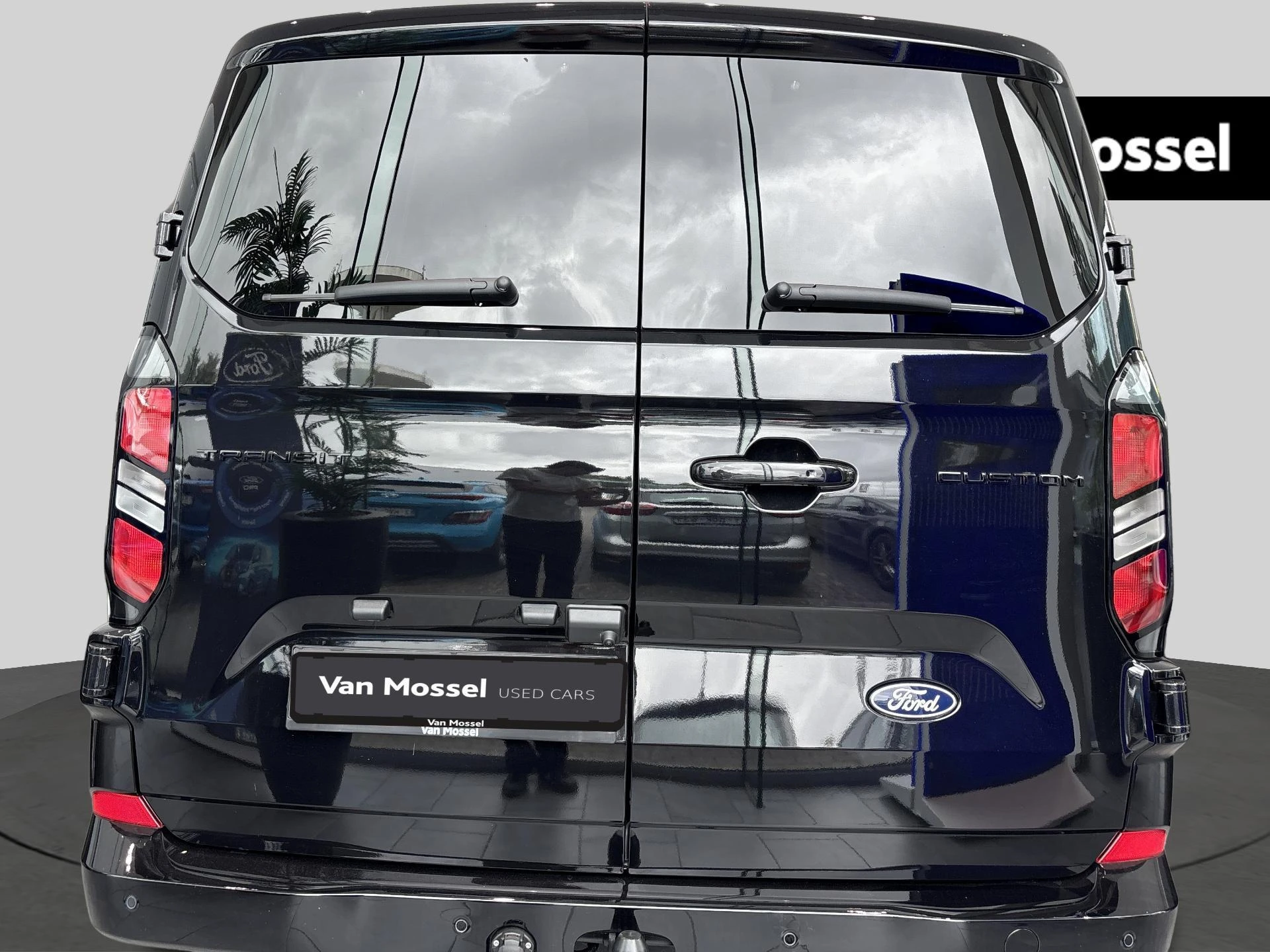 Ford-Transit Custom-image-2