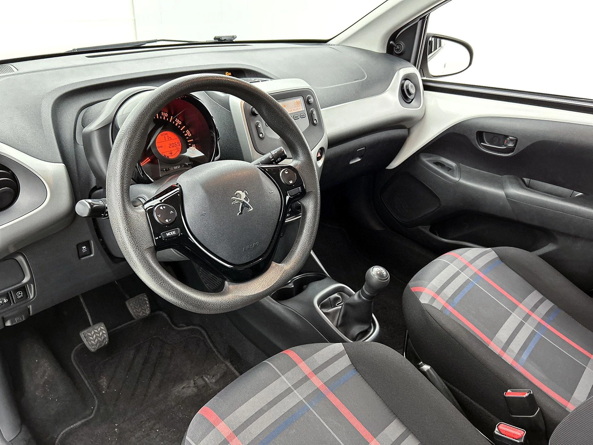 Peugeot-108-image-16