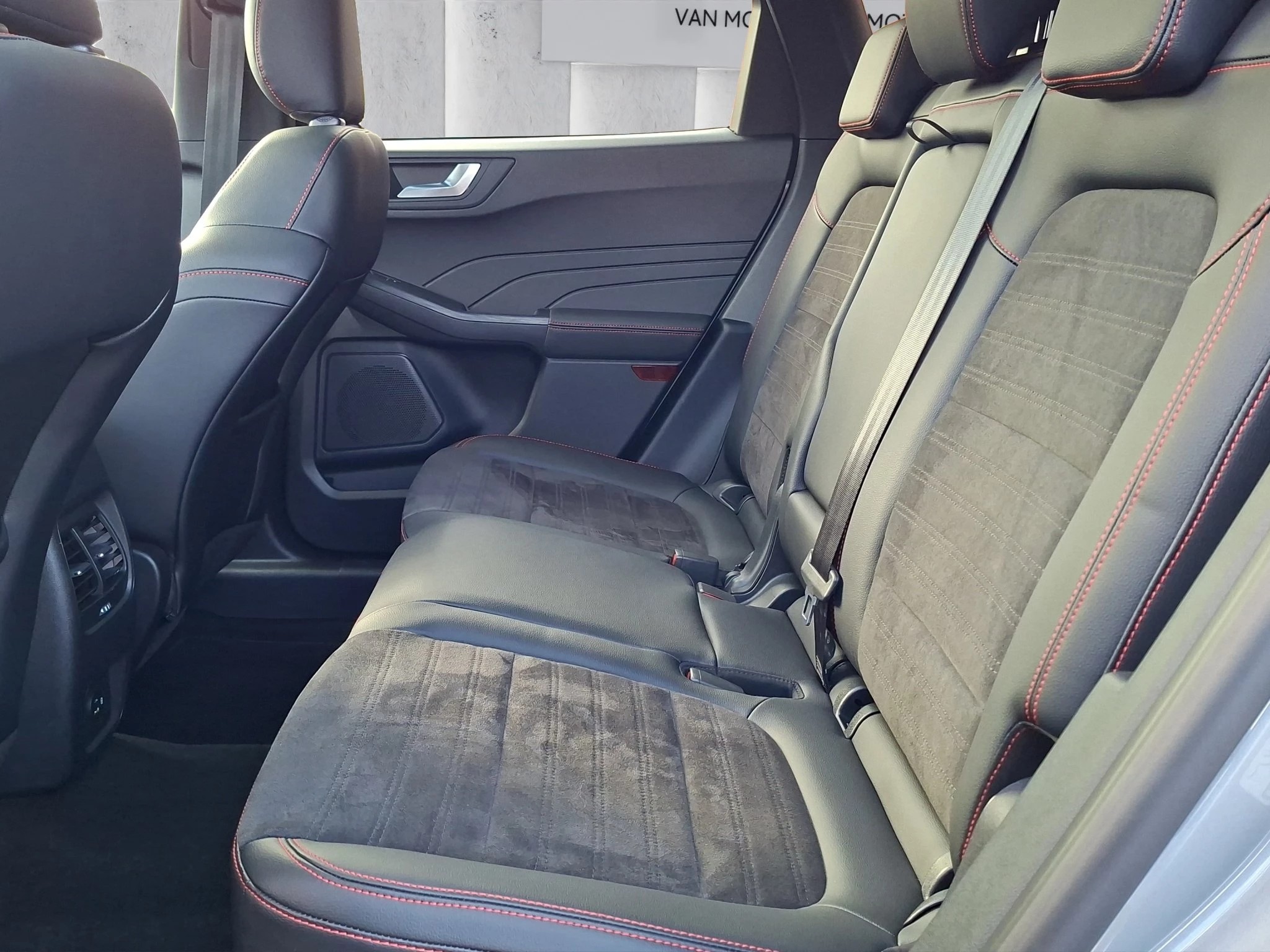 Ford Kuga ST-Line X 2.0 EB 4x4 Aut. | LED | Standh. | AHK | Pano | RFK | SHZ | LMF