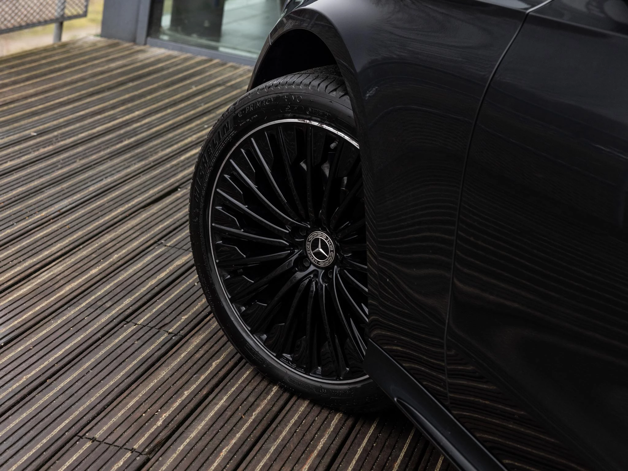 Mercedes-Benz-E-Klasse-image-13