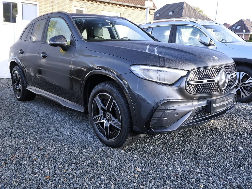Mercedes-Benz-GLC 300 e-image-4