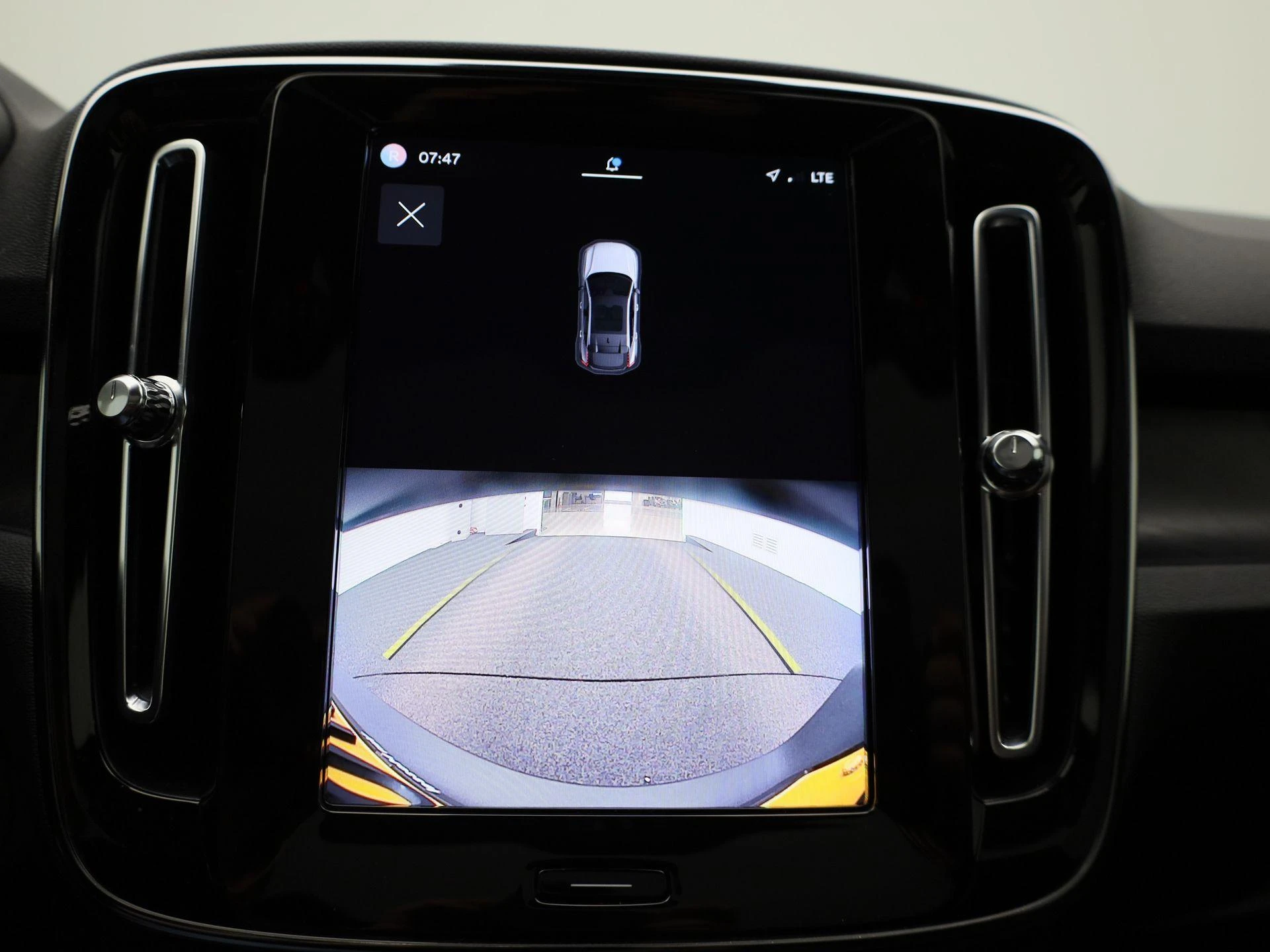 Volvo-C40-image-30
