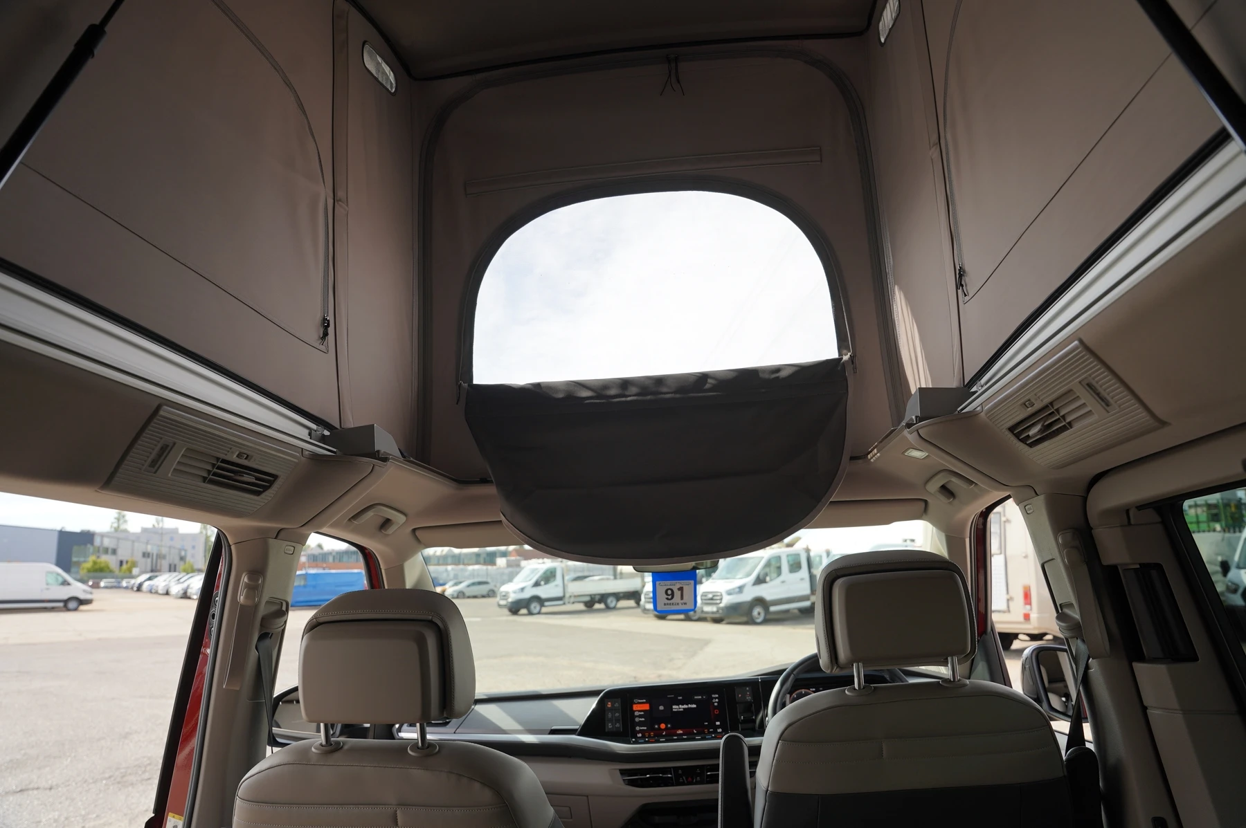 Volkswagen-California-image-8