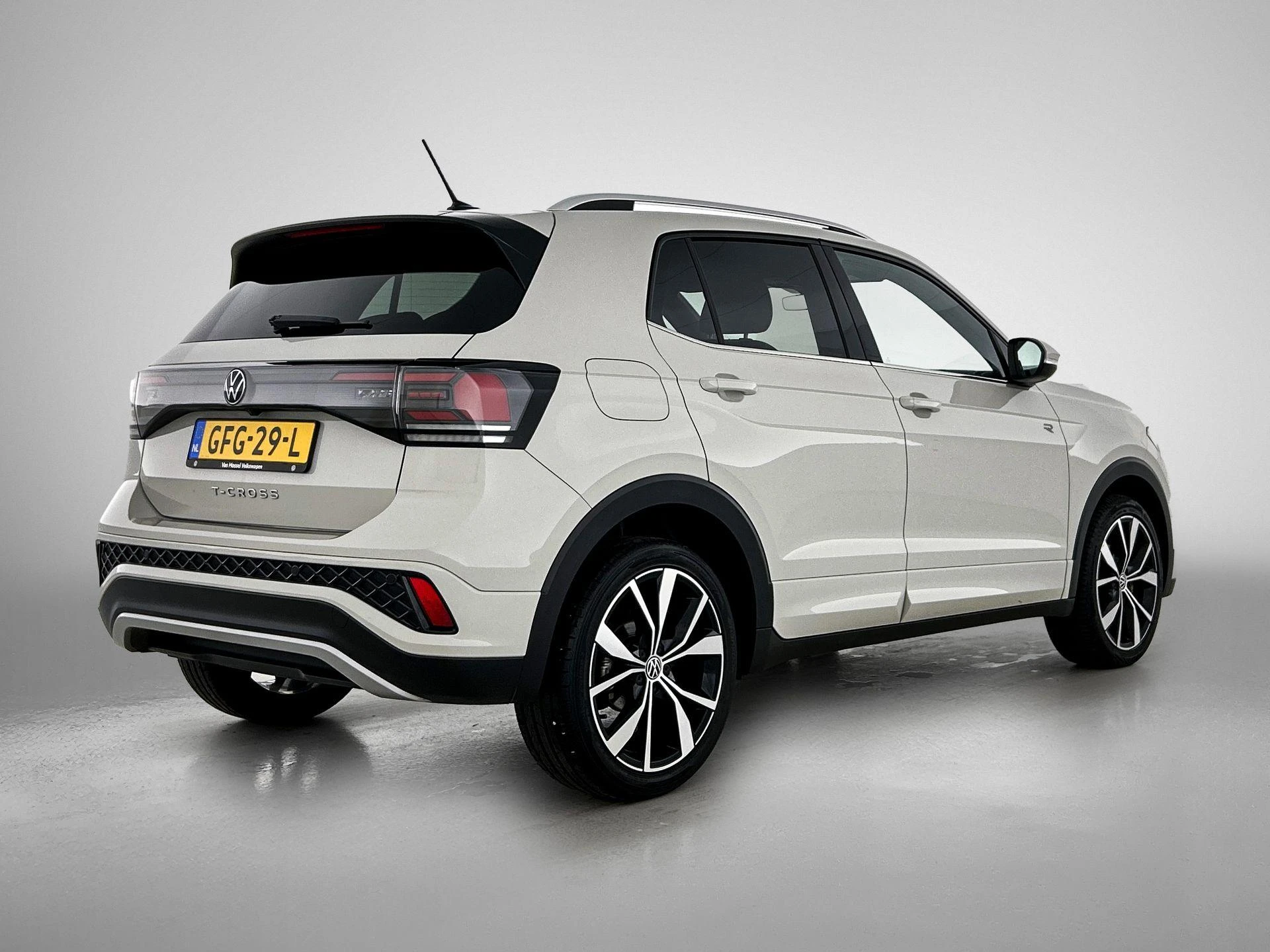 Volkswagen-T-Cross-image-3