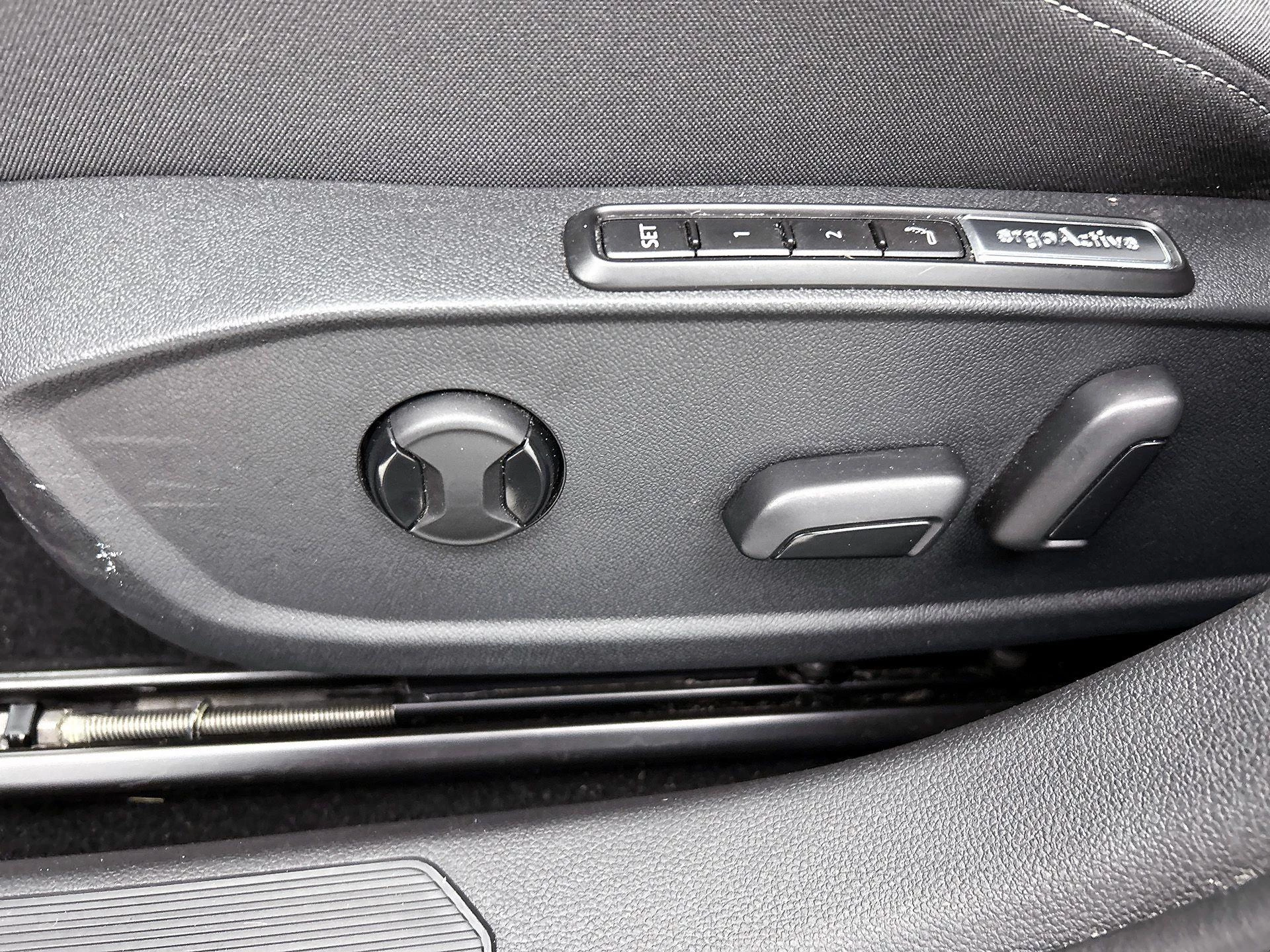 Volkswagen-Golf-image-25