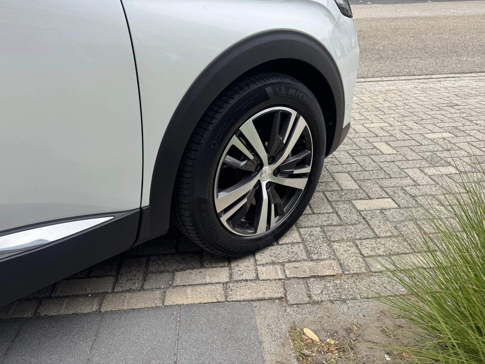 Peugeot 3008 1.6 HYbrid4 300 Blue Lease Allure