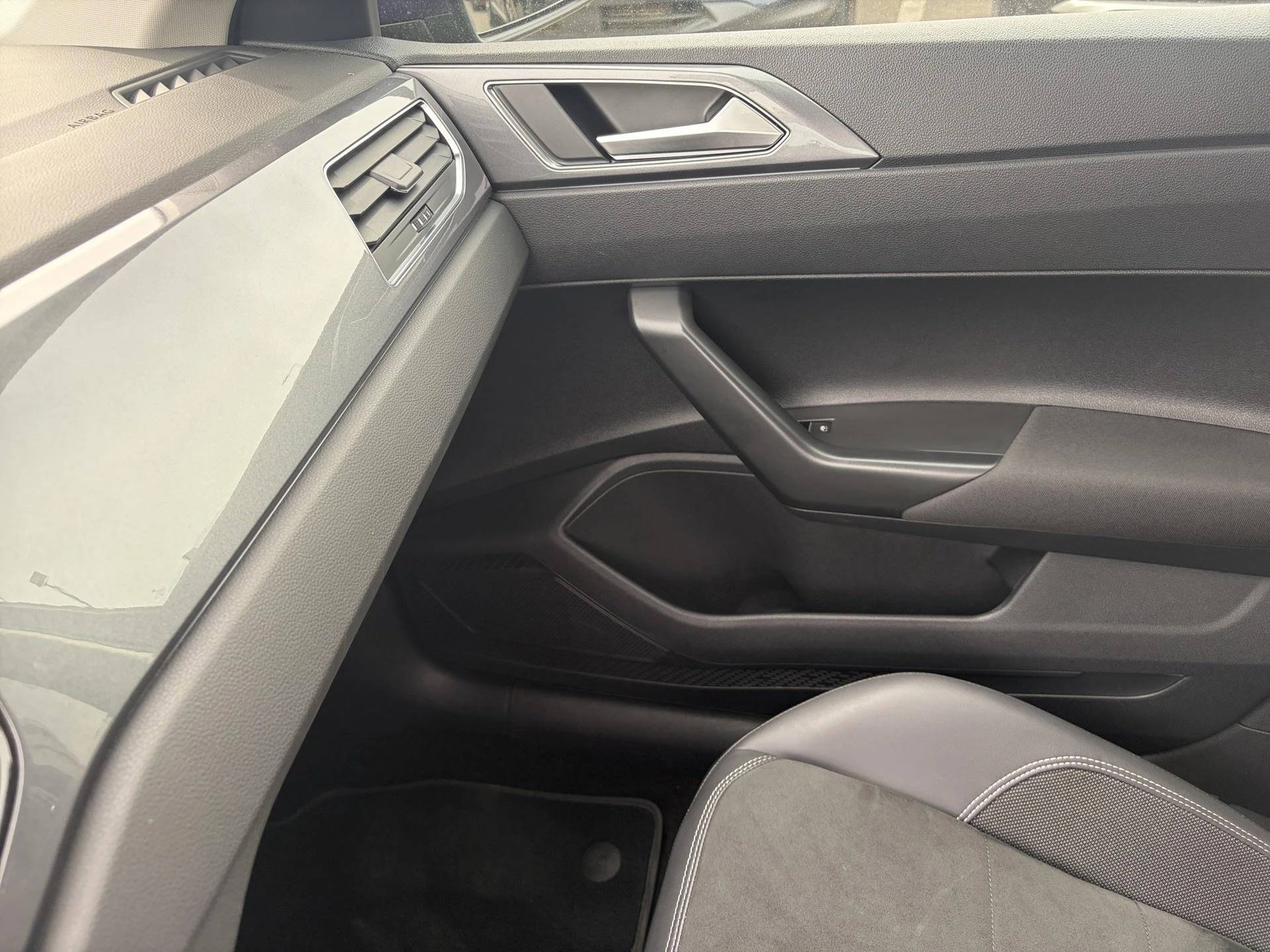 Volkswagen-Polo-image-20