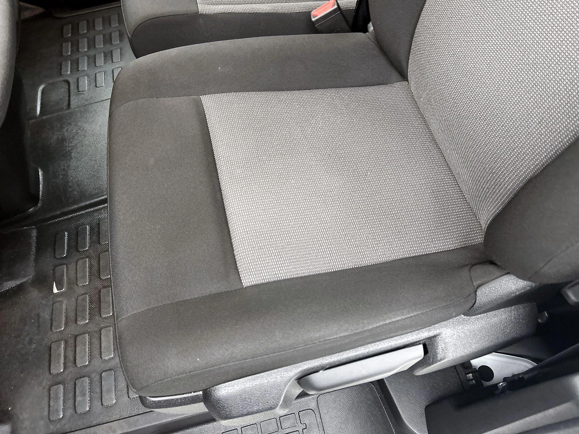Opel-Vivaro-image-17