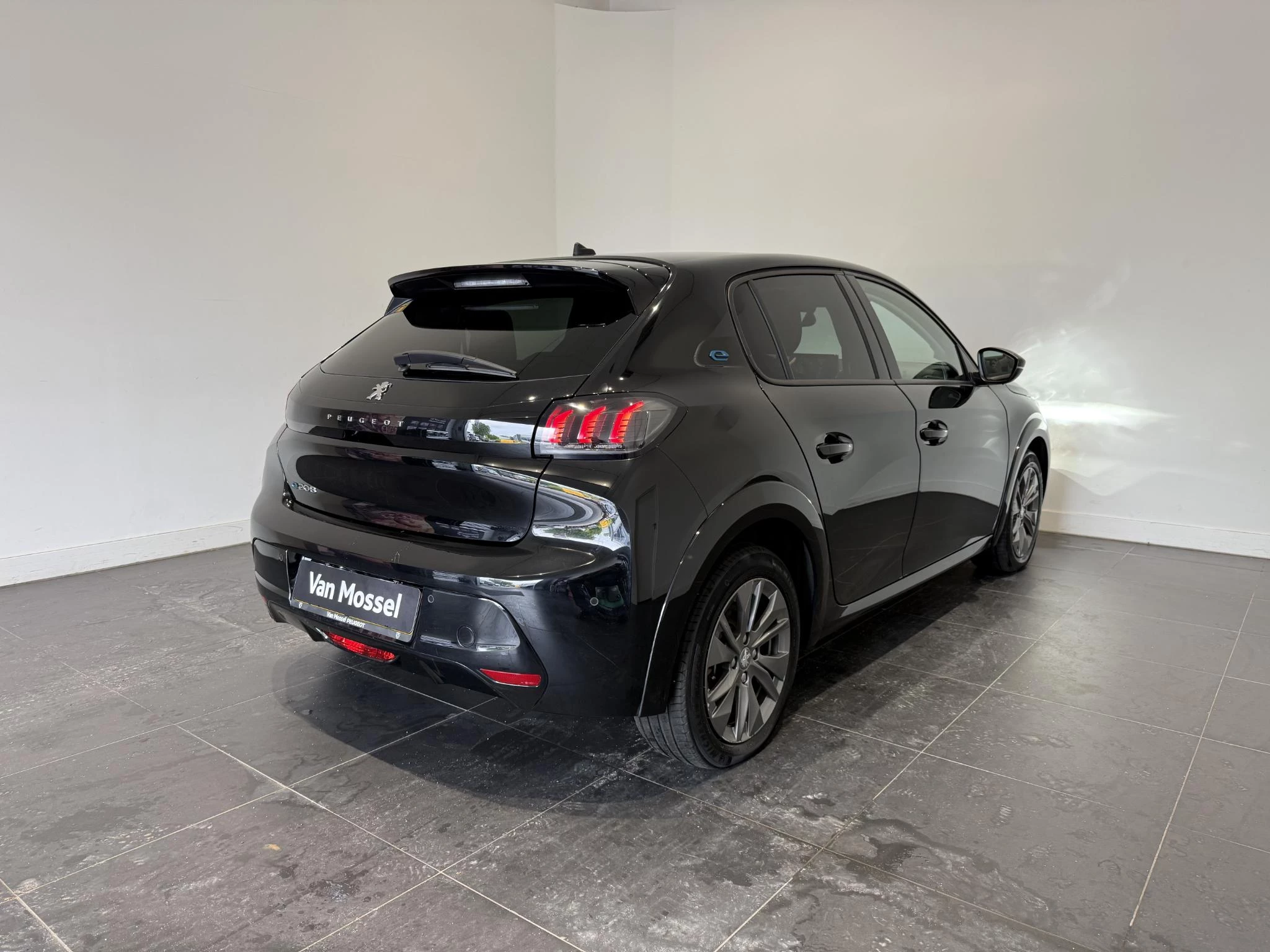 Peugeot e-208