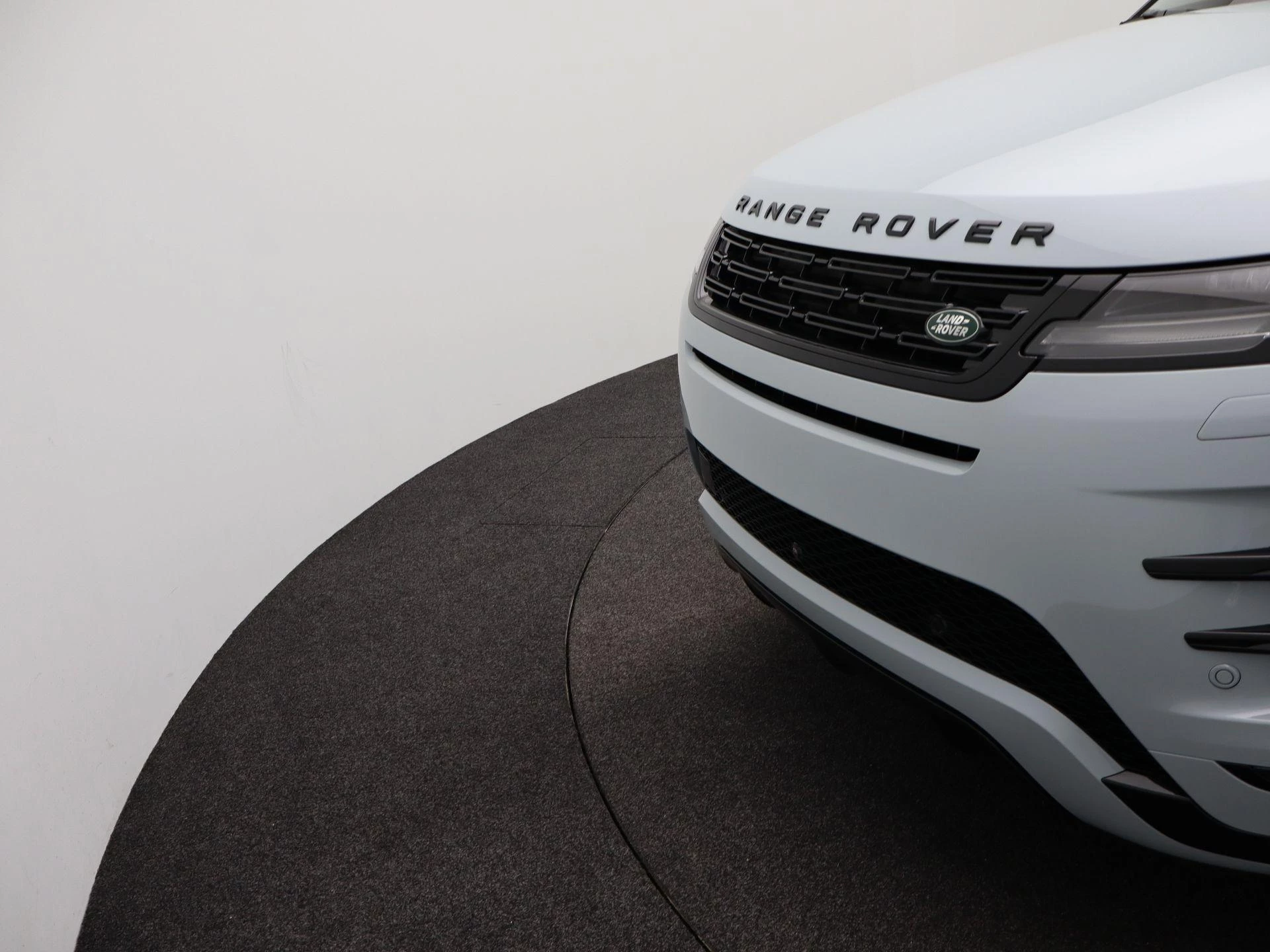 Land Rover-Range Rover Evoque-image-40