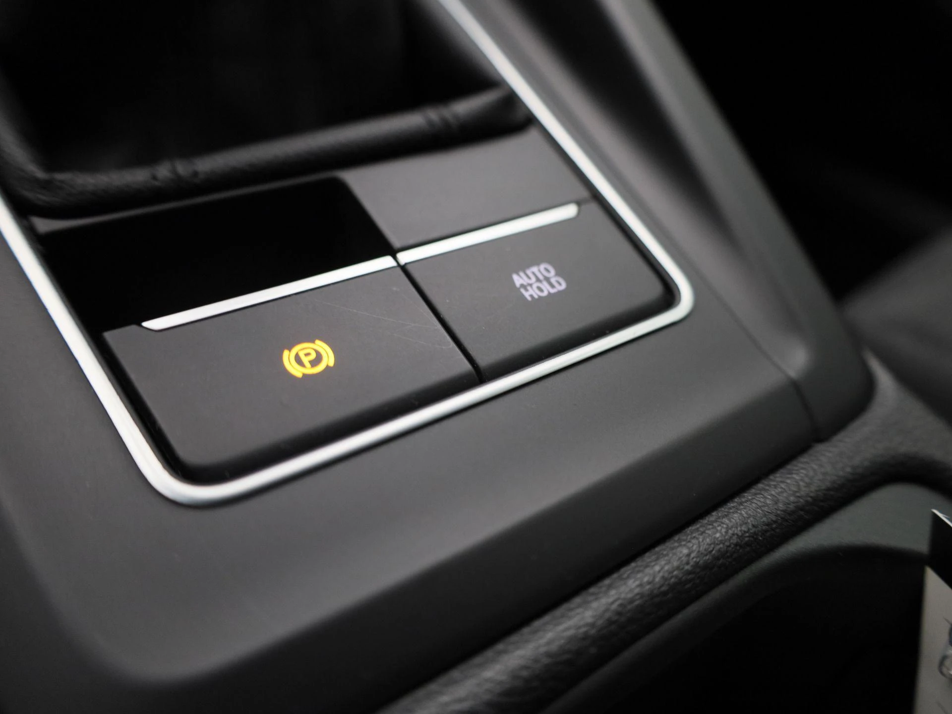 Volkswagen-Golf-image-25