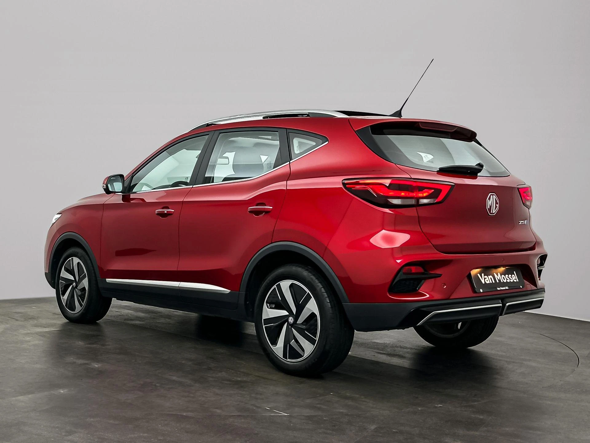 MG-ZS EV-image-2