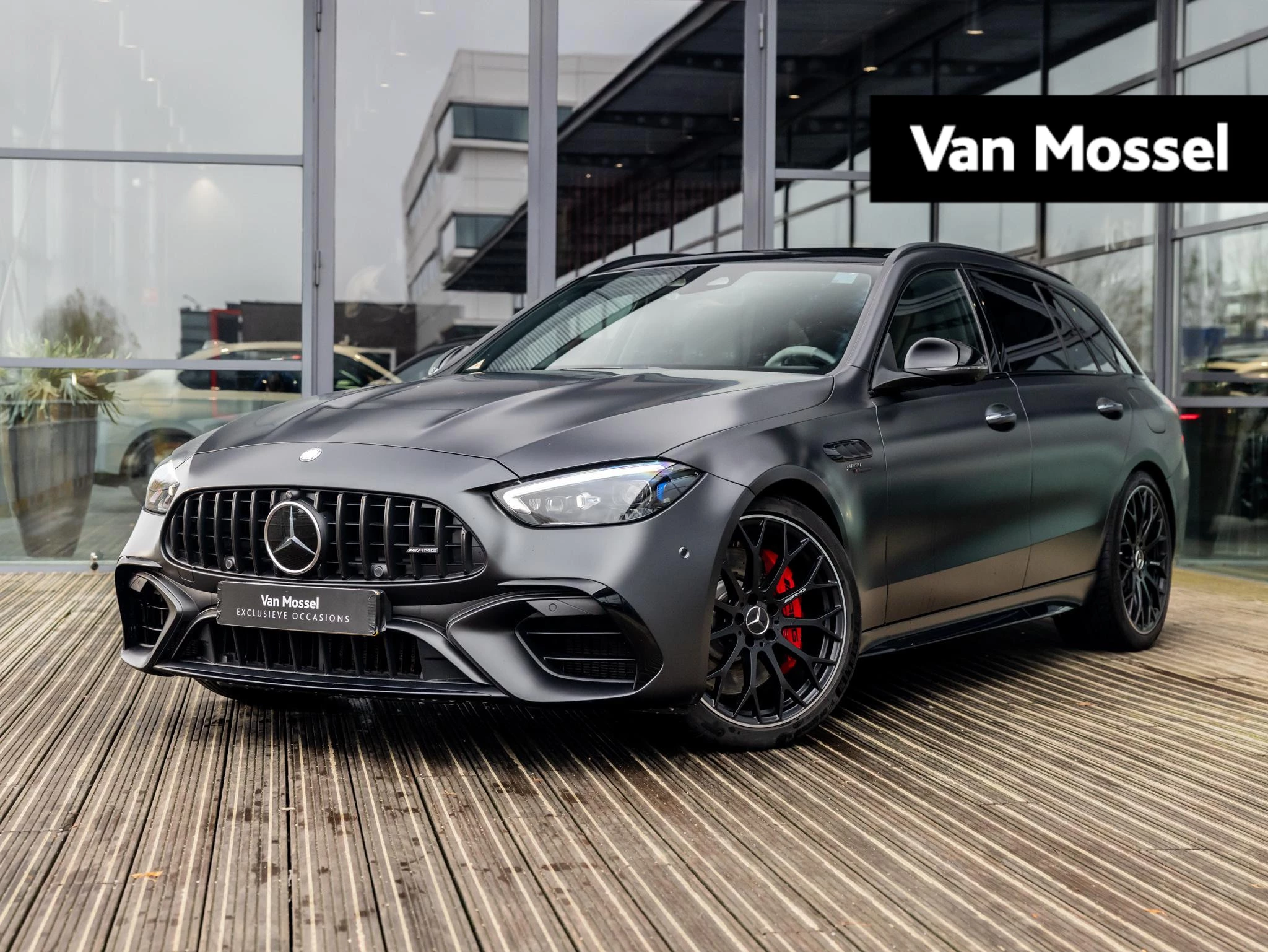 Mercedes-Benz-C-Klasse-image-0