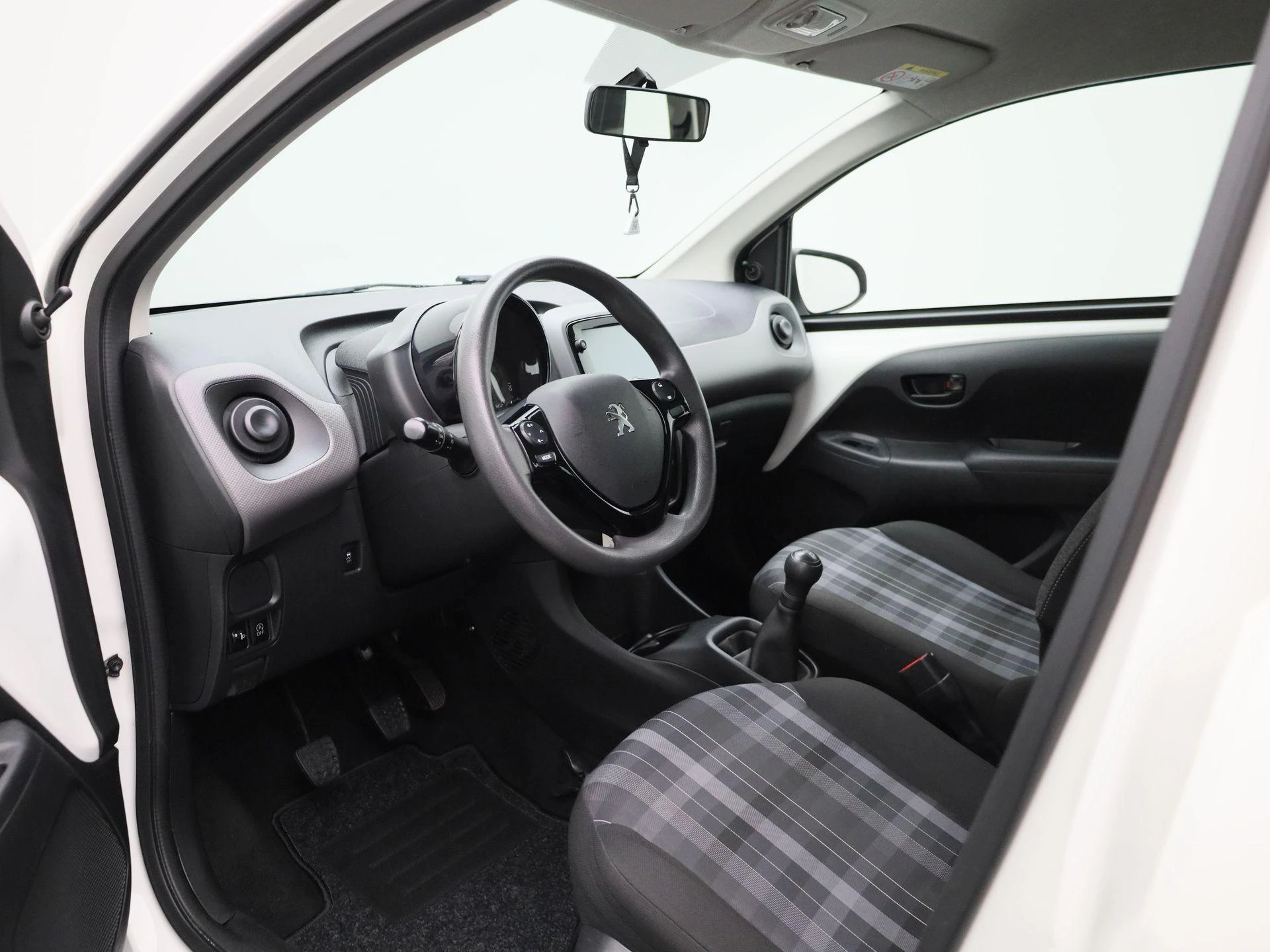 Peugeot-108-image-22