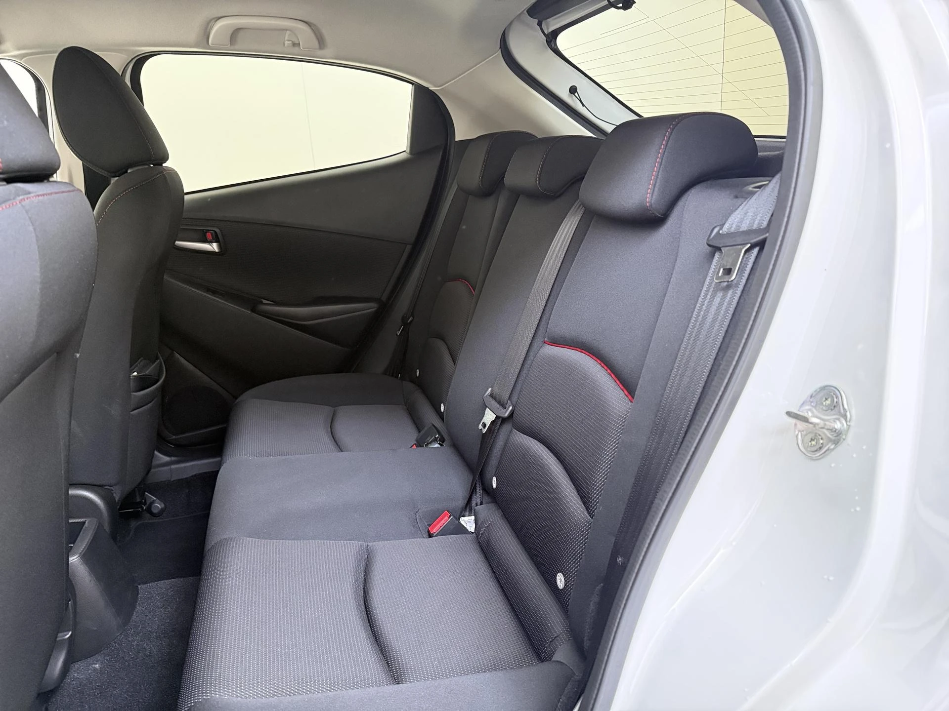Mazda-2-image-15
