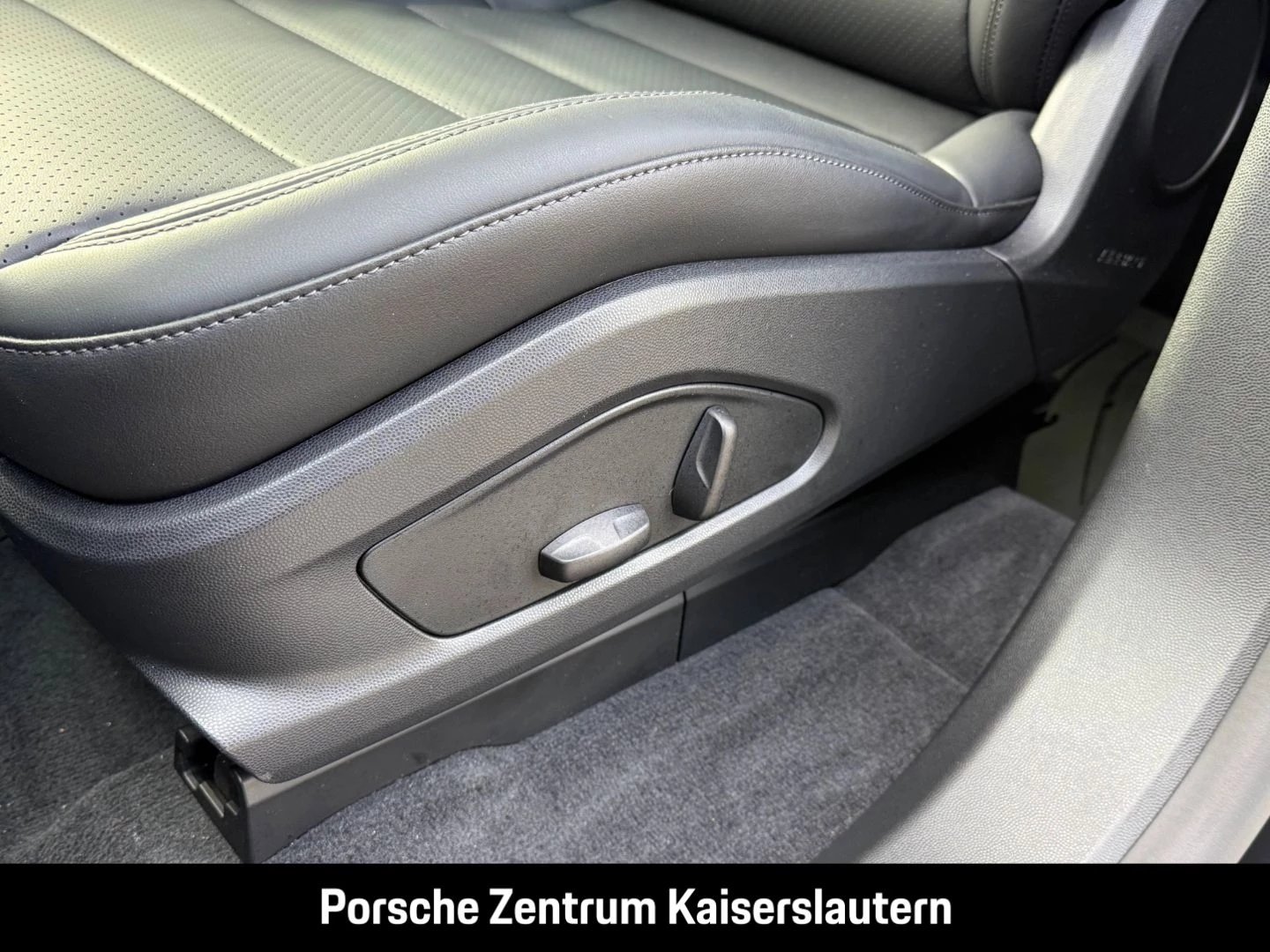 Porsche Macan 4 HA-Lenkung Head-Up Abstandstempomat LED -MK2 Macan 4 HA-Lenkung Head-Up Abstandstempomat LED -