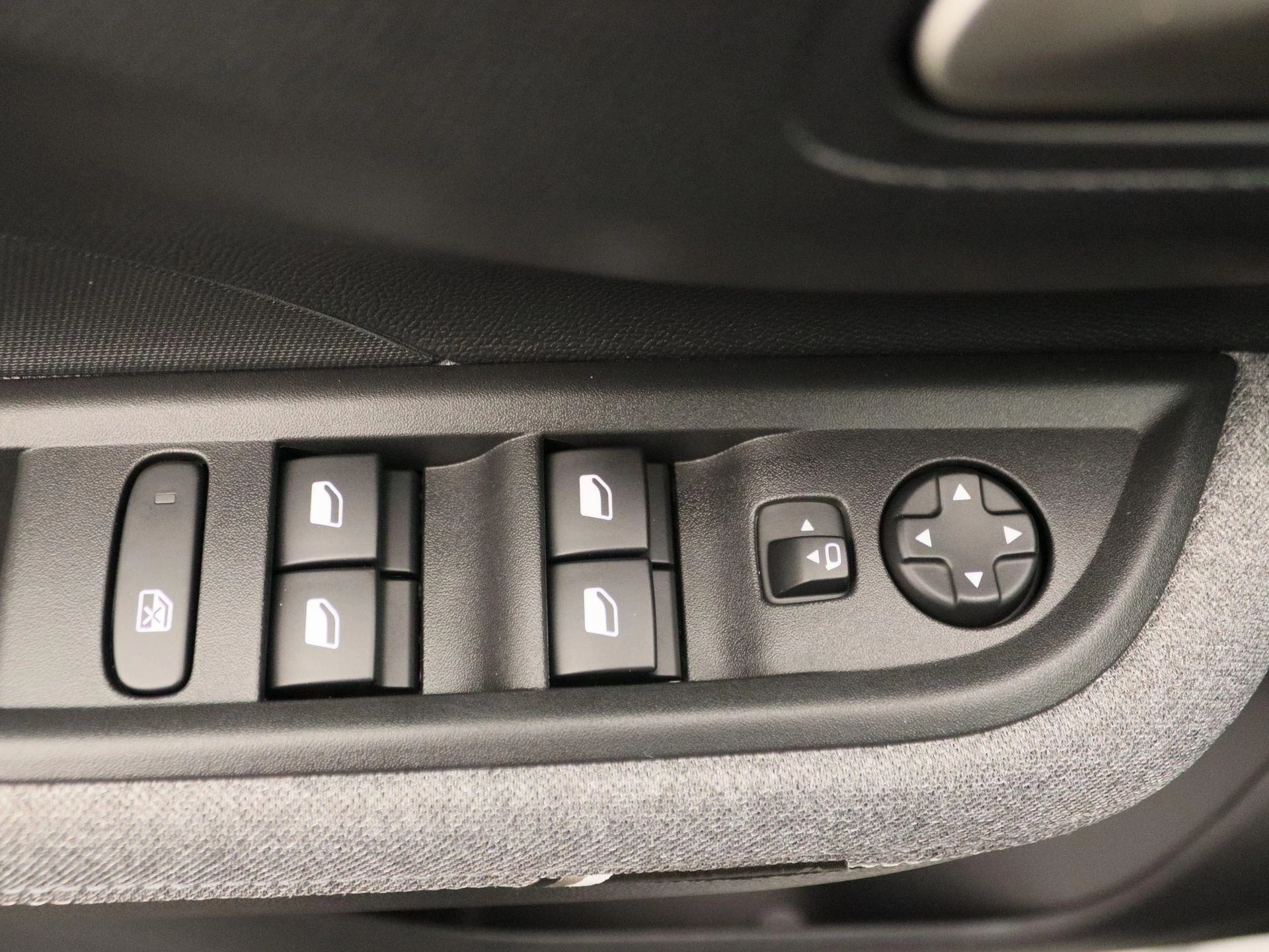 Opel-Frontera-image-21