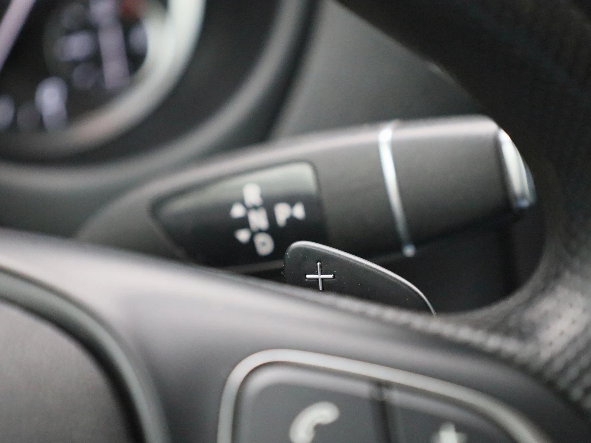 Mercedes-Benz-Vito-image-28