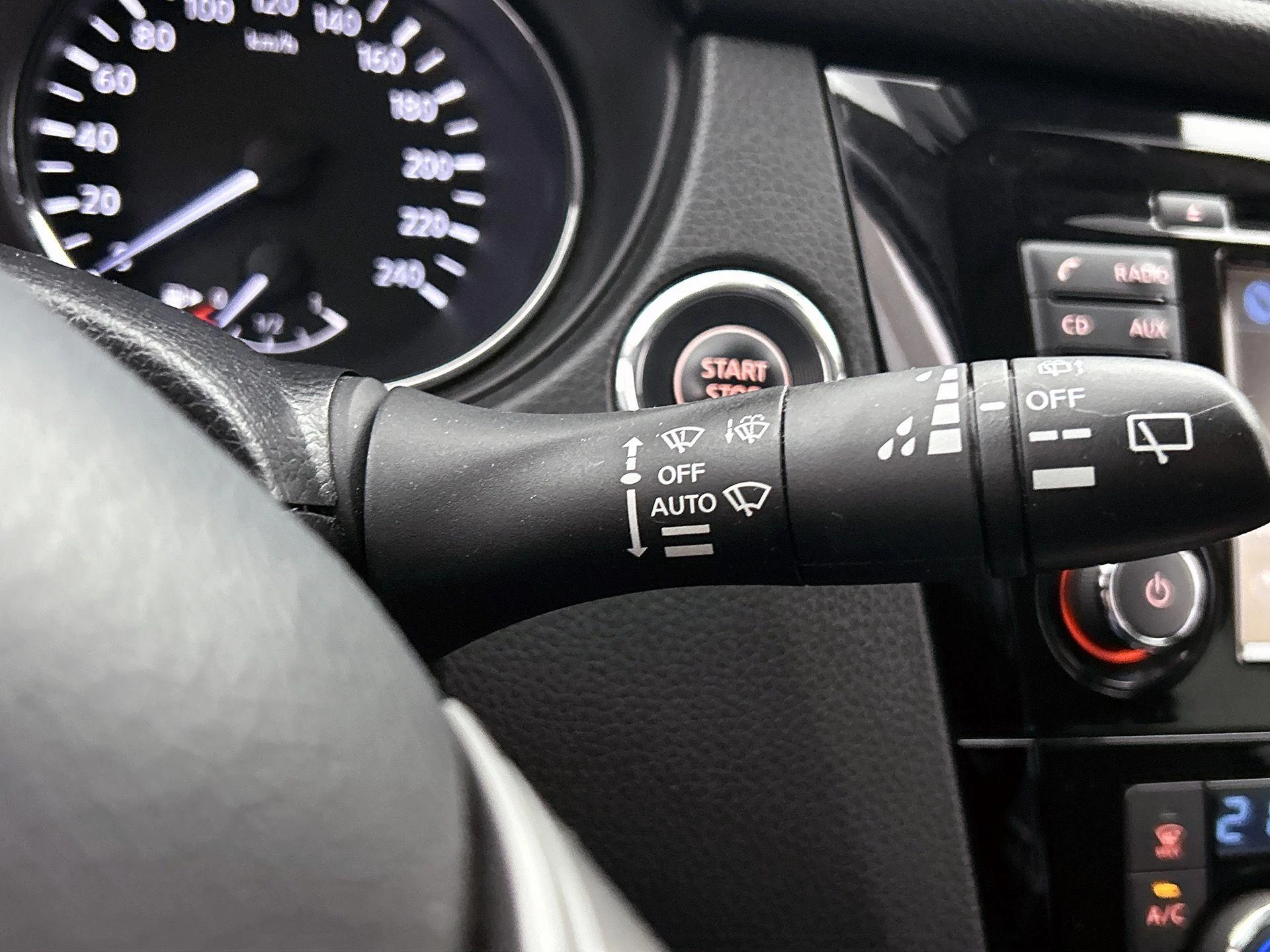 Nissan-QASHQAI-image-13
