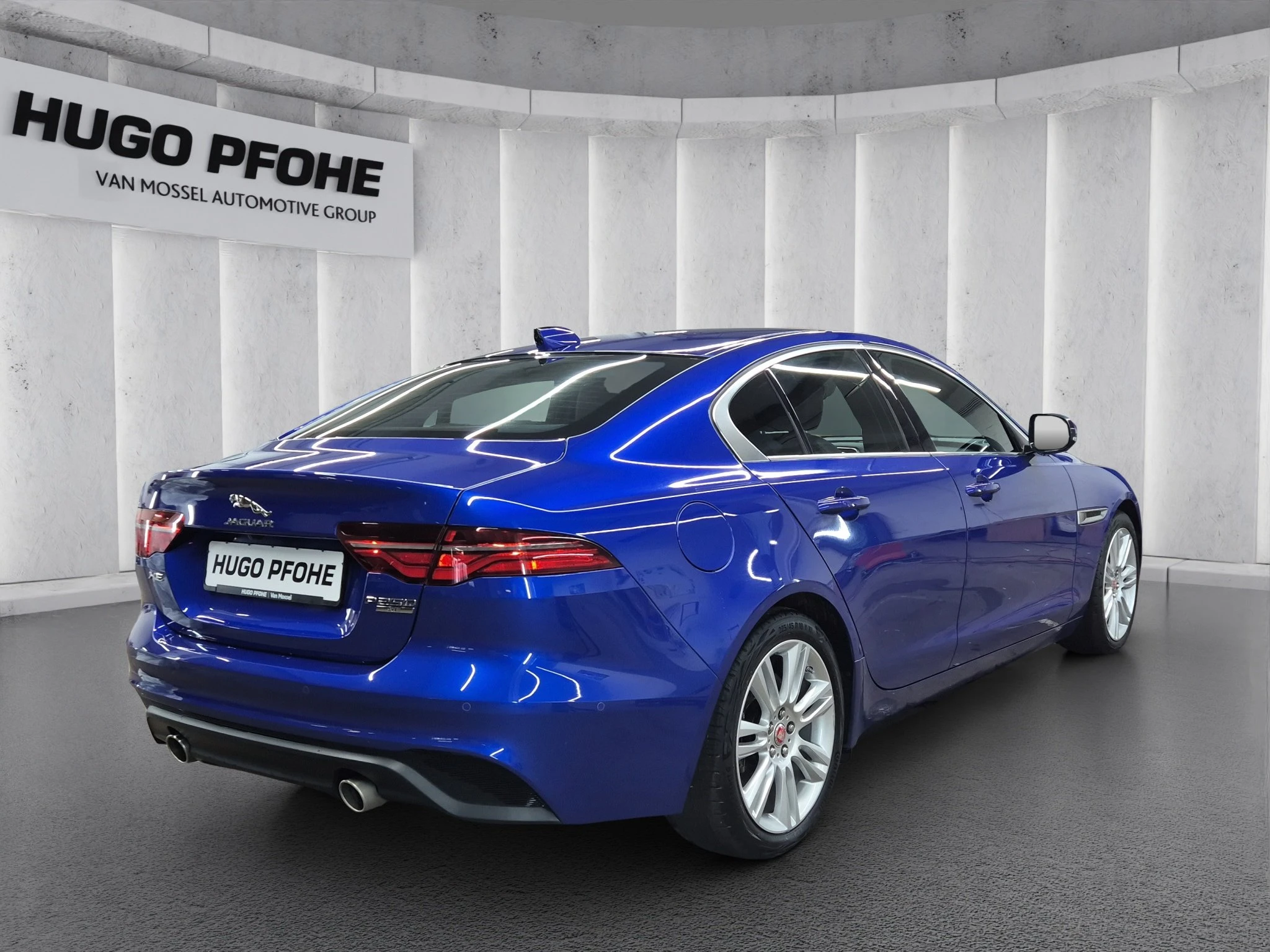 Jaguar-XE-image-4